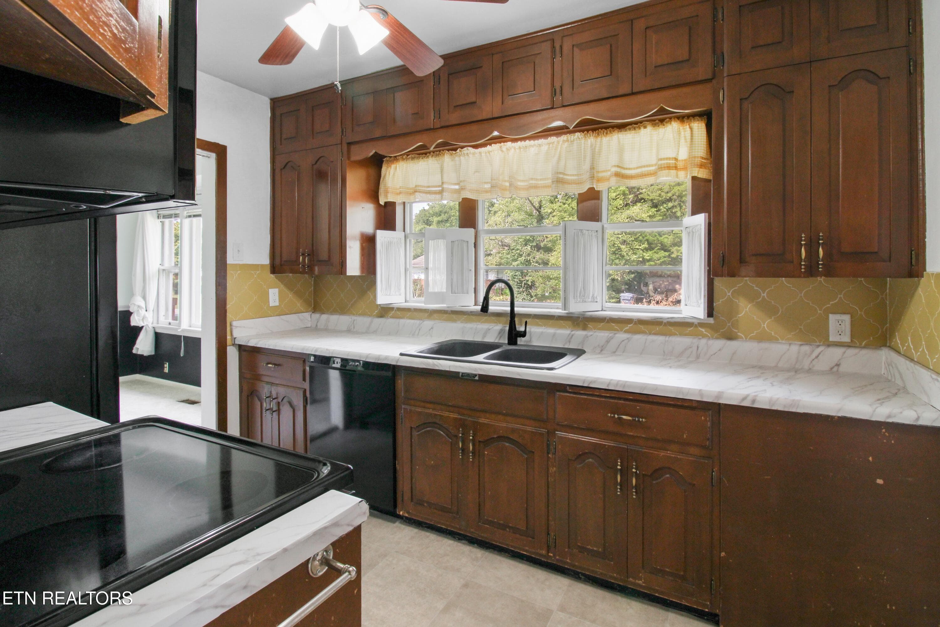 IMG_3835 - 402 Stone Rd, Knoxville, TN 37920