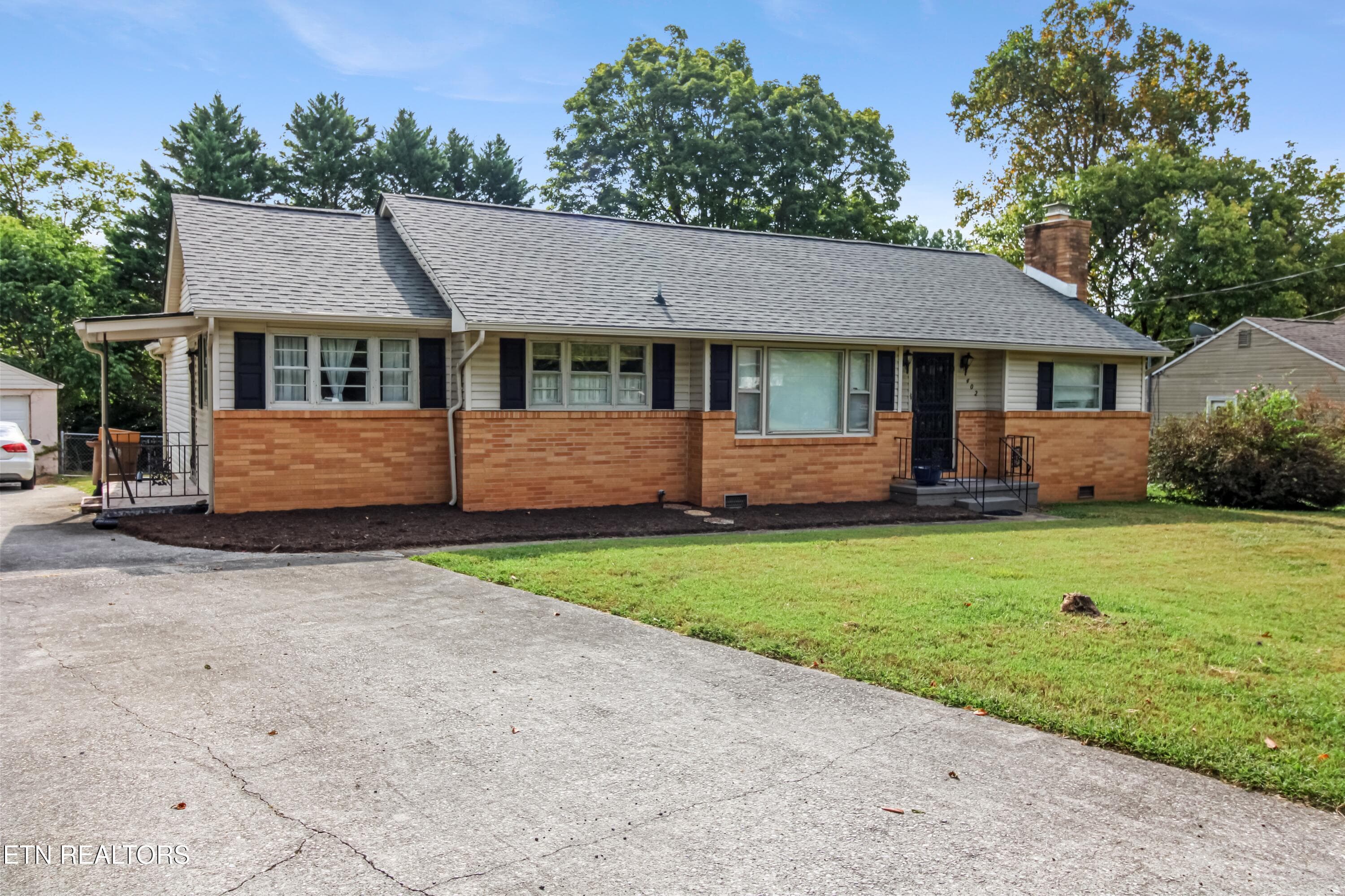 IMG_3763 - 402 Stone Rd, Knoxville, TN 37920