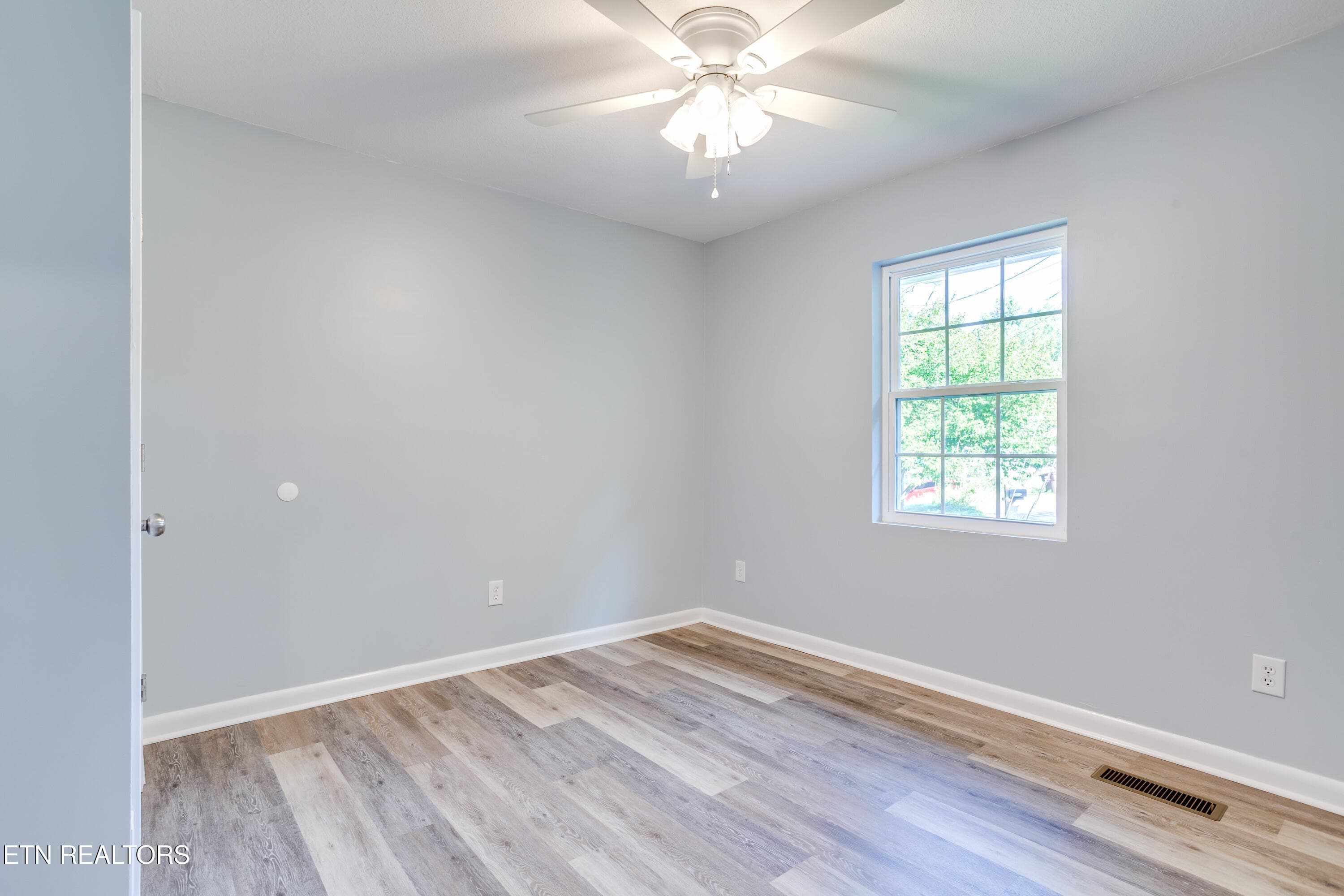 02320260905-1-3300KendallmacLnKnoxvilleT - 3300 Kendallmac Lane, Knoxville, TN 37931