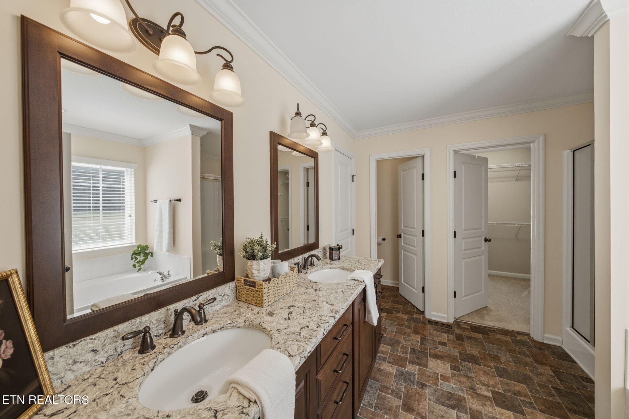 Master Bathroom dual sinks - 1721 Bombay Lane, Knoxville, TN 37932