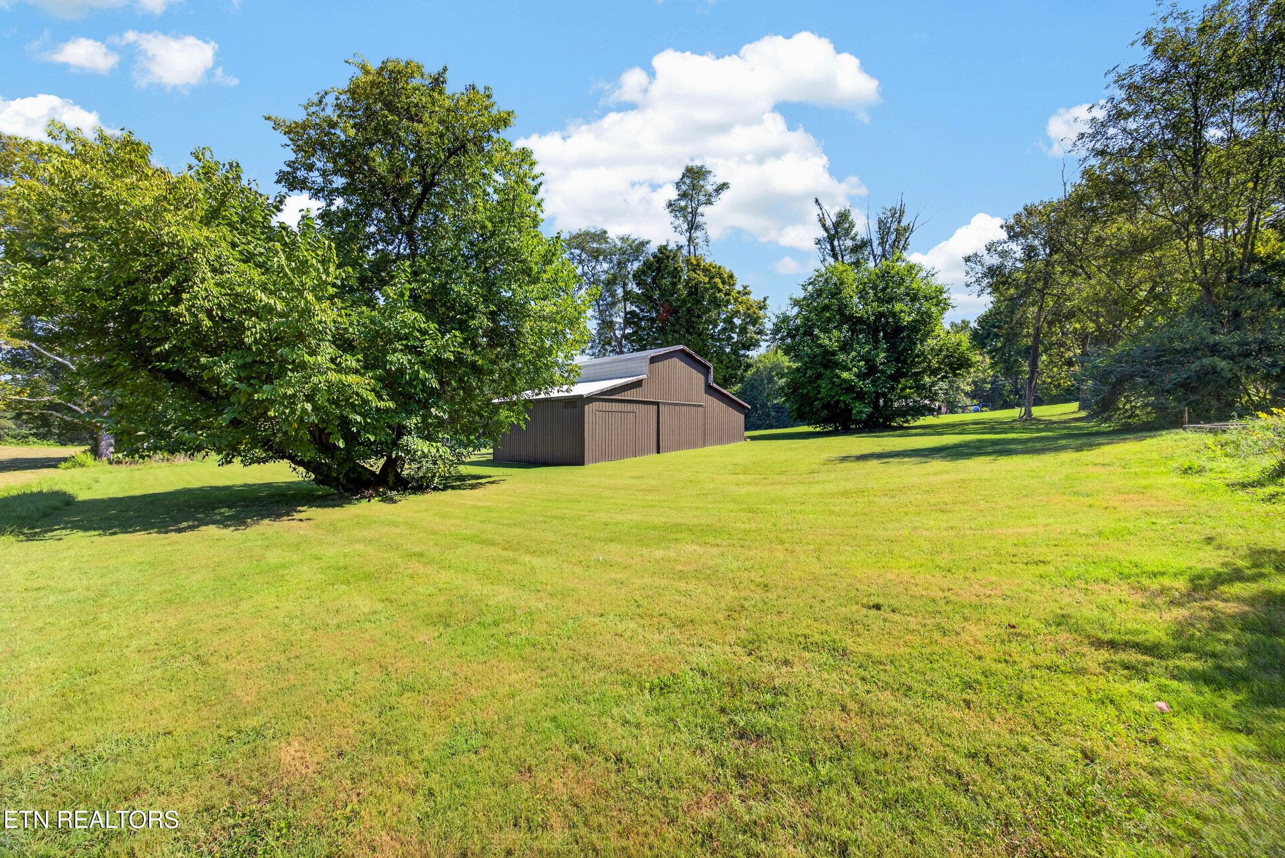 8-8N5A3866 - 2472 Hilham Hwy, Hilham, TN 38568