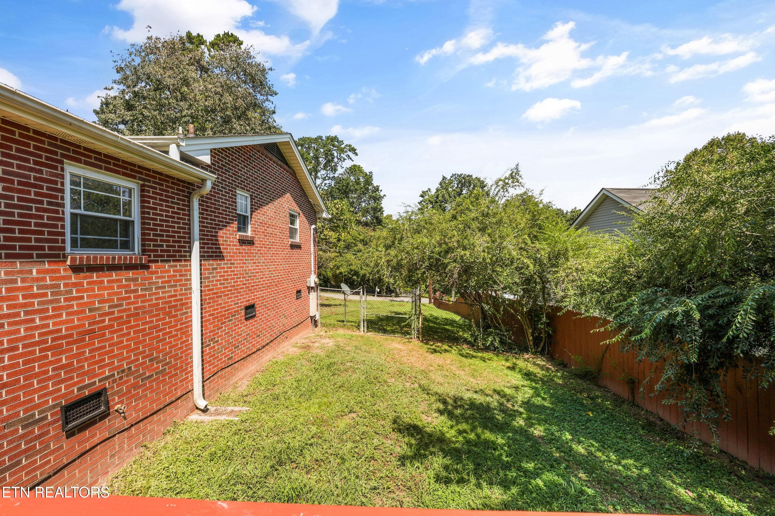 4418 Garden Dr NE 18 (1) - 4418 NE Garden, Knoxville, TN 37918
