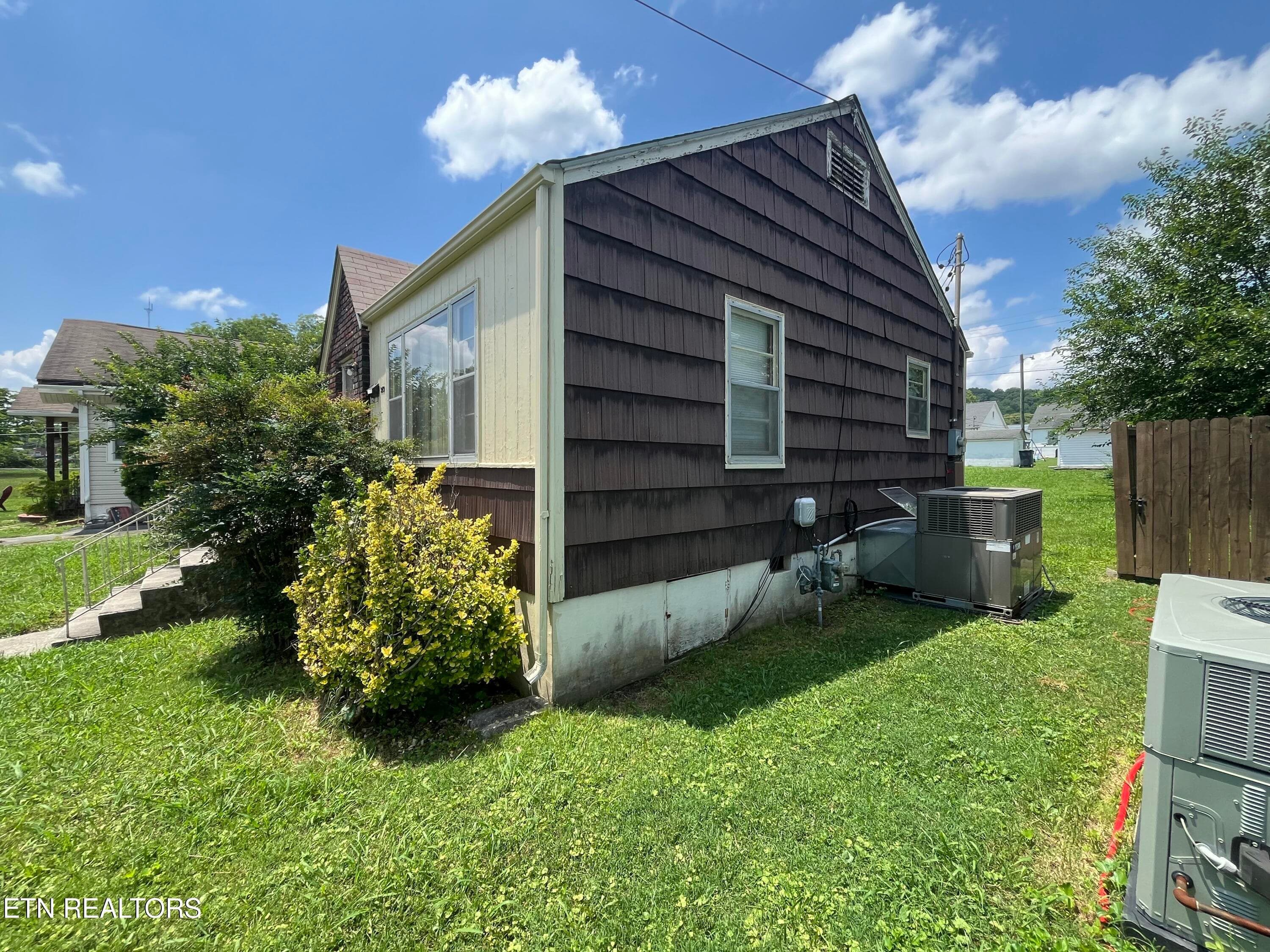 IMG_2563 - 929 Chickamauga Ave, Knoxville, TN 37917, Knoxville
