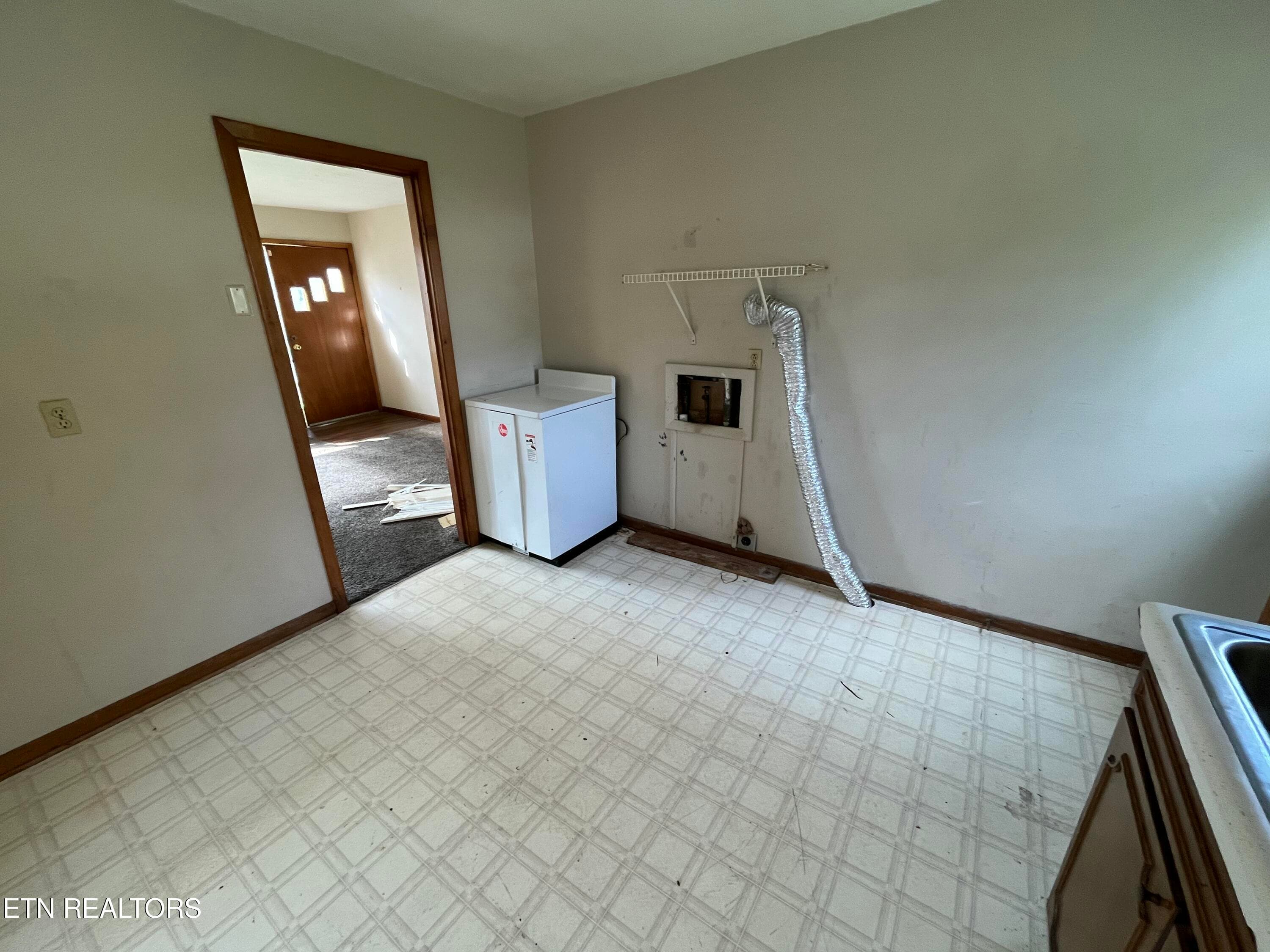 IMG_4672 - 929 Chickamauga Ave, Knoxville, TN 37917, Knoxville