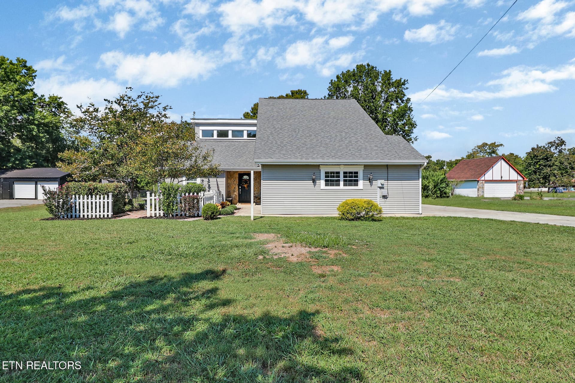 3789 Double S Rd, Dayton, TN 37321