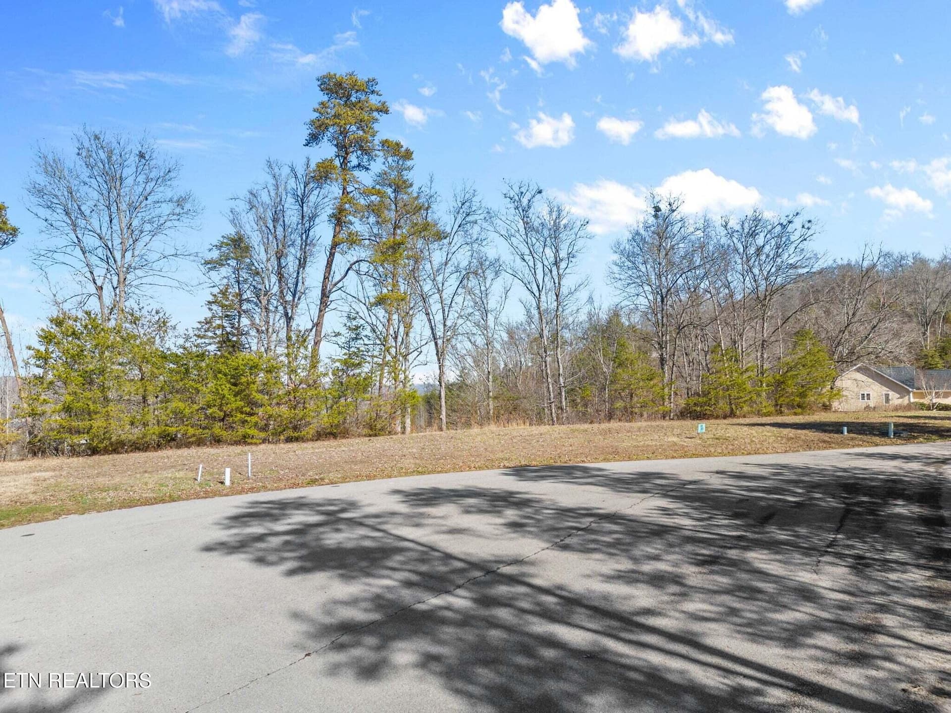 Dove ct - 25 - Dove Court, Sharps Chapel, TN 37866