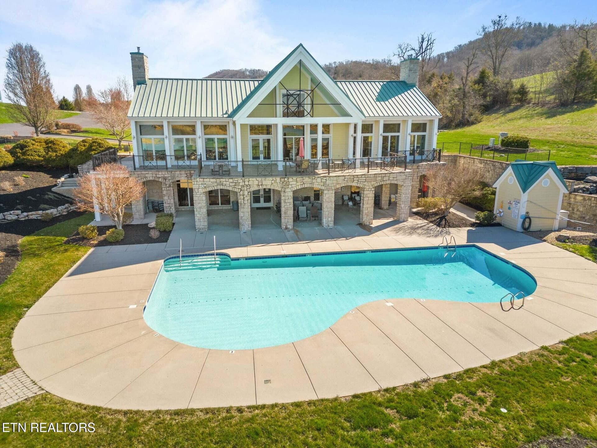 Dove ct - 31 - Dove Court, Sharps Chapel, TN 37866
