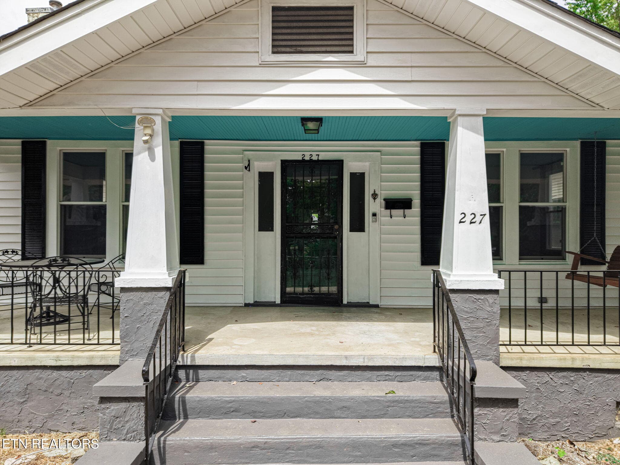 3-web-or-mls-003--FULL - 227 E Burwell Ave, Knoxville, TN 37917, Knoxville
