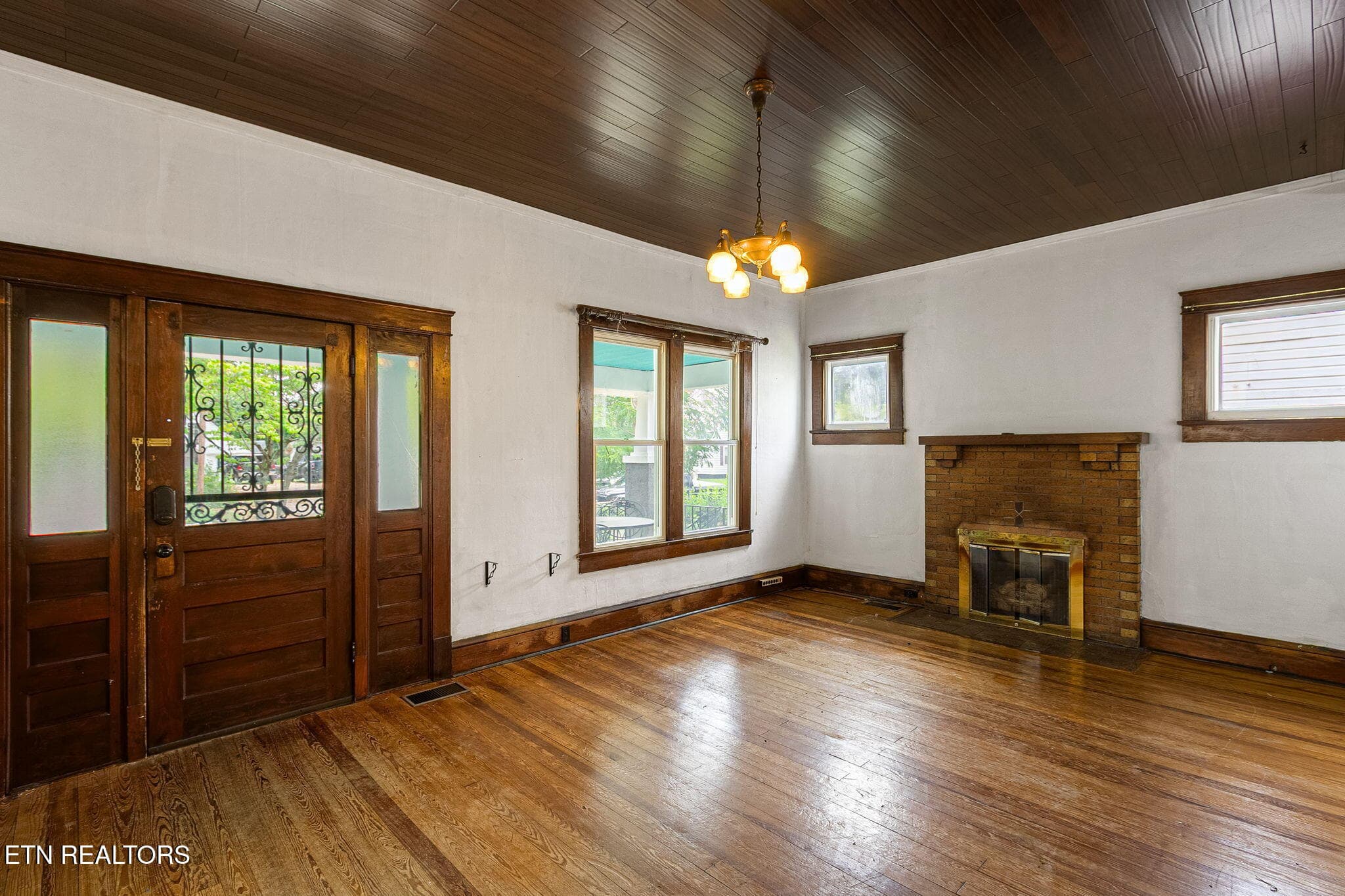 6-web-or-mls-006--FULL - 227 E Burwell Ave, Knoxville, TN 37917, Knoxville