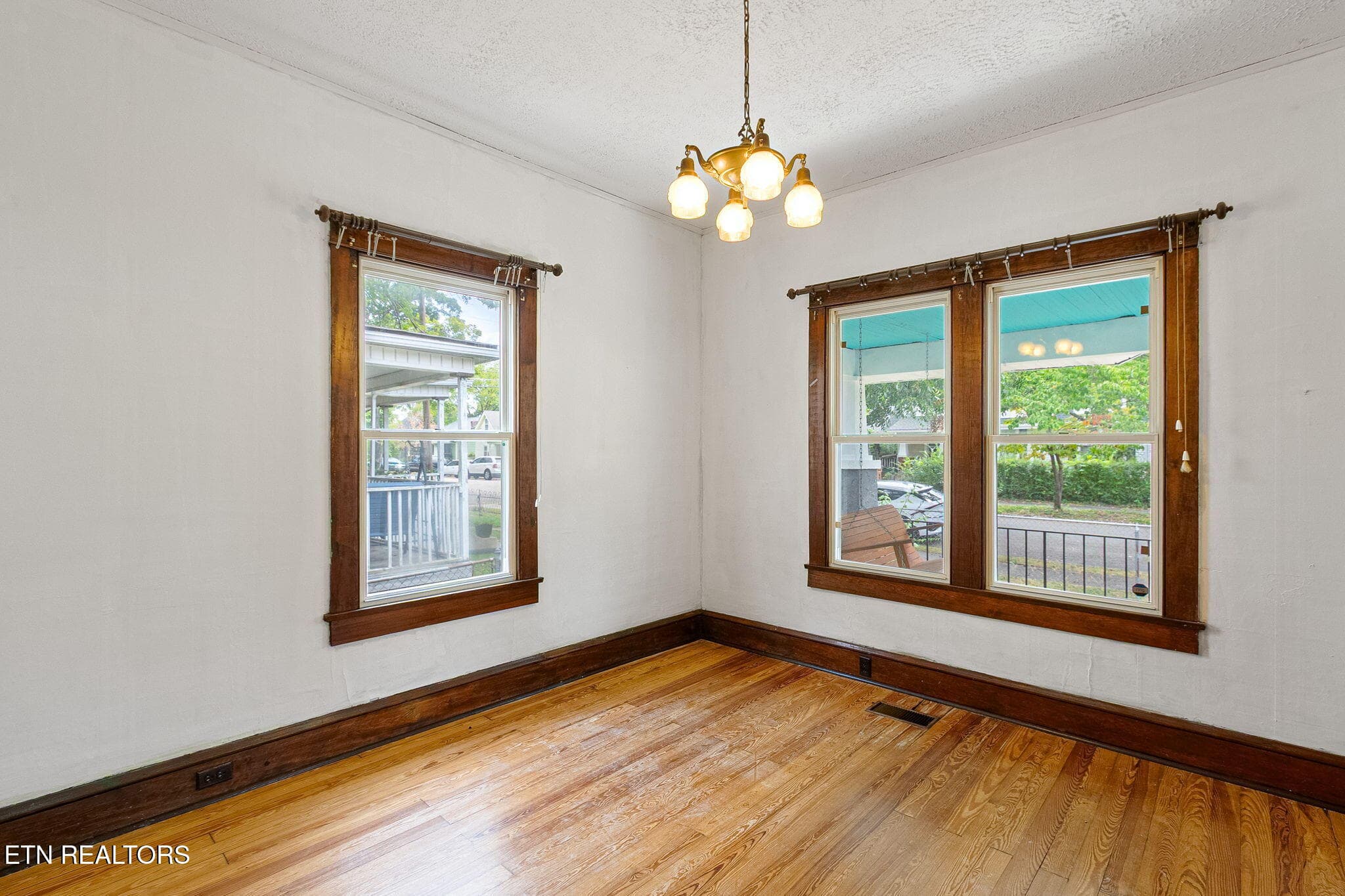 10-web-or-mls-010--FULL - 227 E Burwell Ave, Knoxville, TN 37917, Knoxville