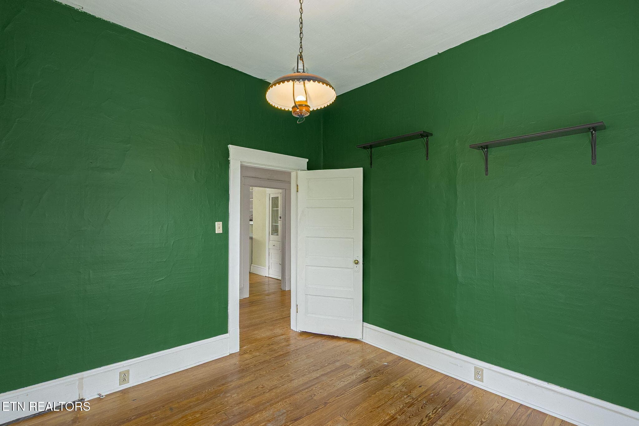 18-web-or-mls-018--FULL - 227 E Burwell Ave, Knoxville, TN 37917, Knoxville