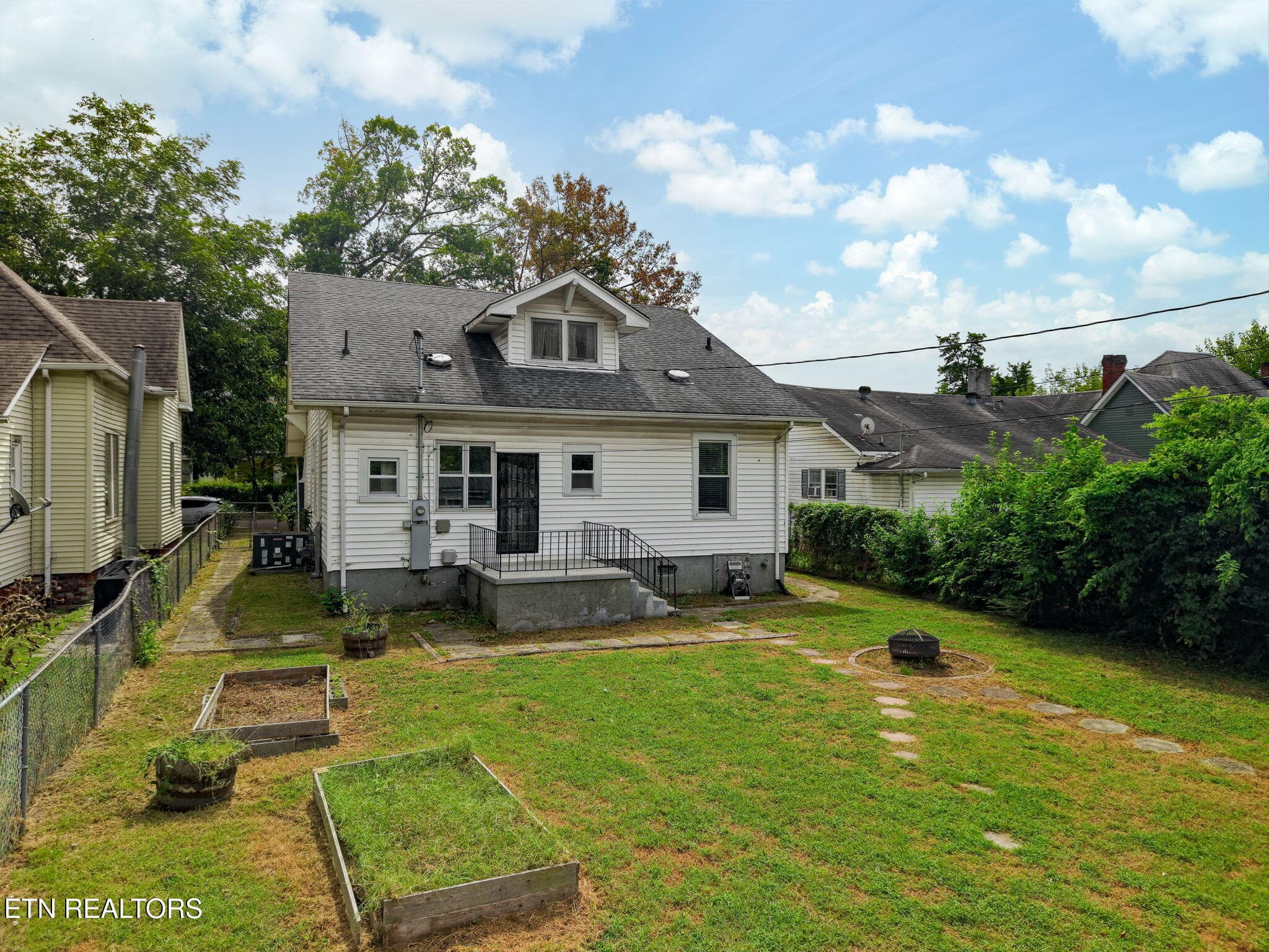 24-web-or-mls-024--FULL - 227 E Burwell Ave, Knoxville, TN 37917, Knoxville