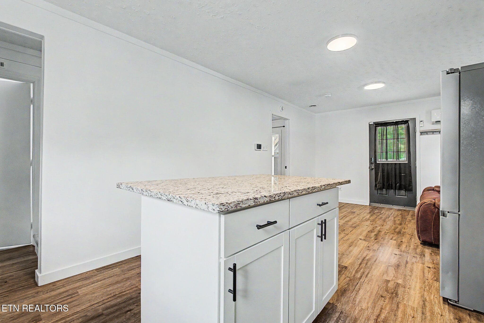 4-web-or-mls-2800-lay-ave - 2800 Lay Ave, Knoxville, TN 37914, Knoxville