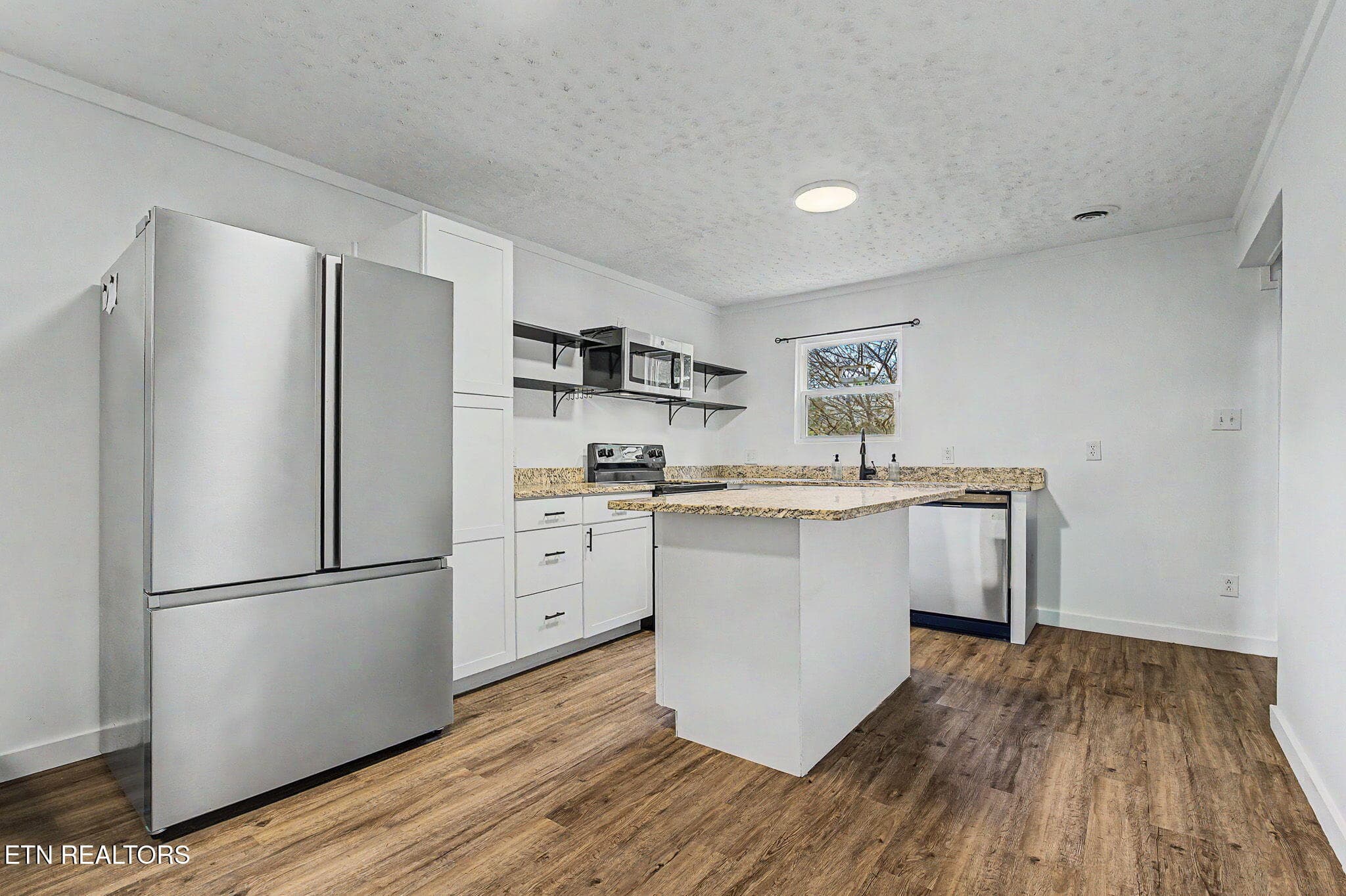 30-web-or-mls-2800-lay-ave - 2800 Lay Ave, Knoxville, TN 37914, Knoxville