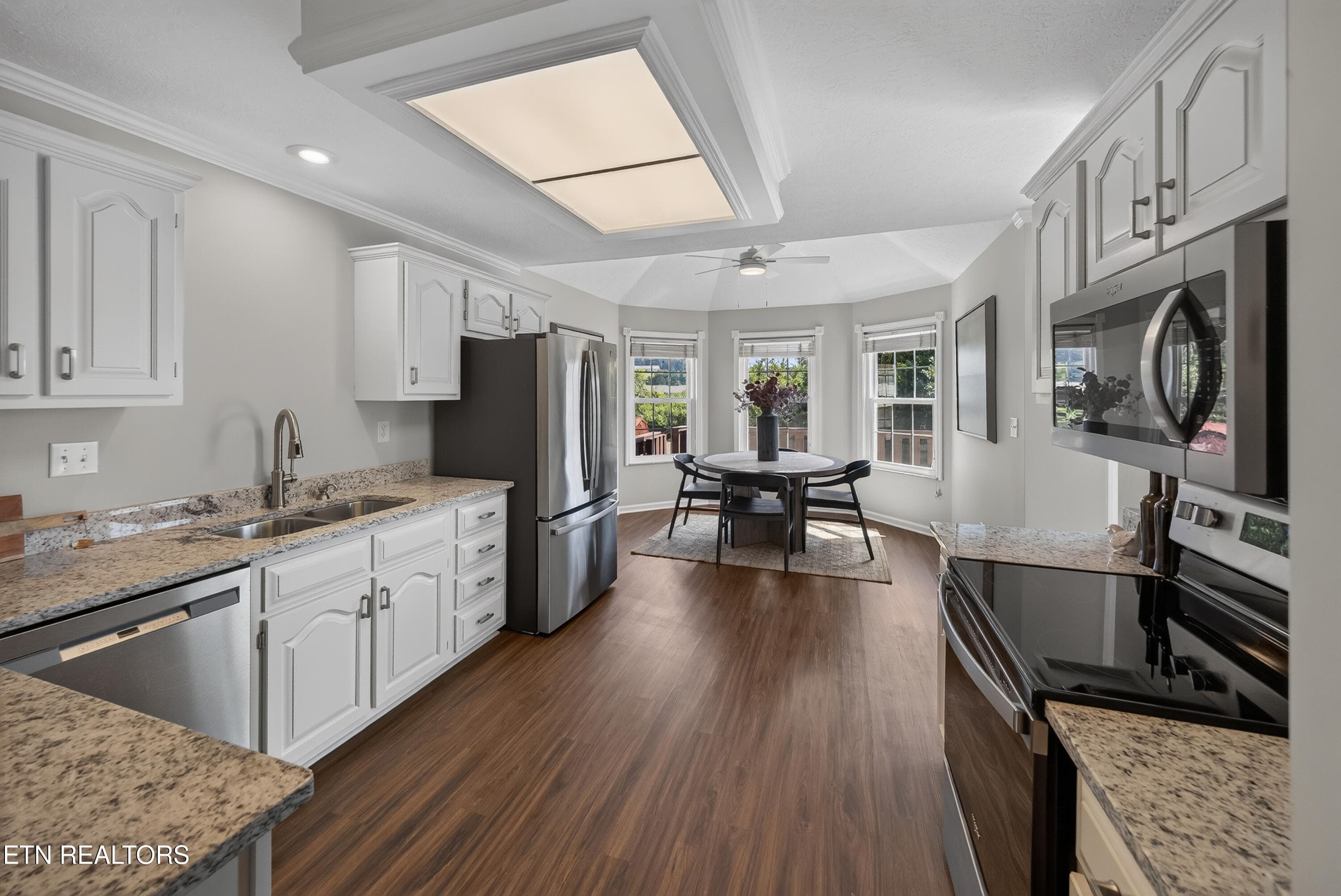 L40A0204 - 828 Paxton Drive, Knoxville, TN 37918