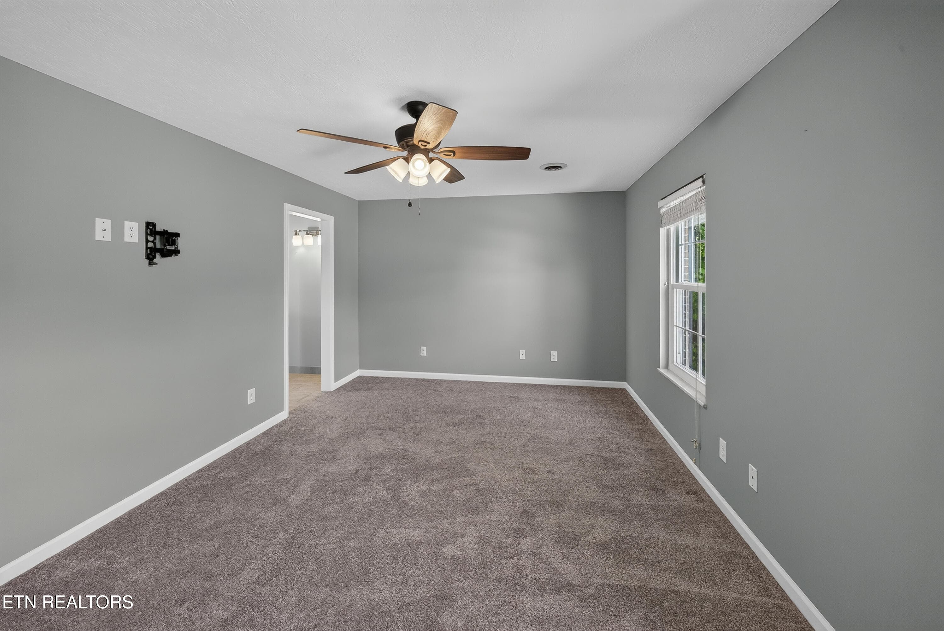 L40A0255 - 828 Paxton Drive, Knoxville, TN 37918