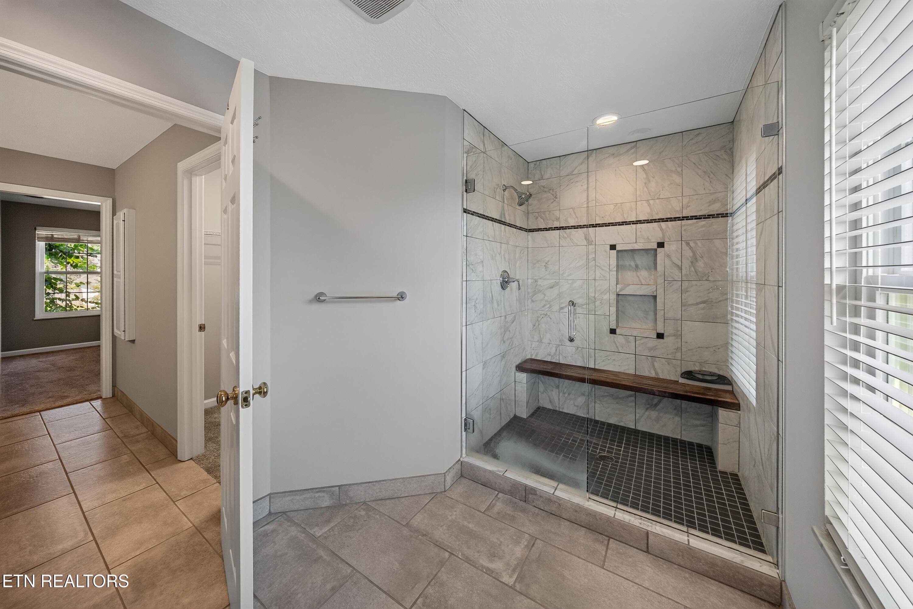 L40A0270 - 828 Paxton Drive, Knoxville, TN 37918