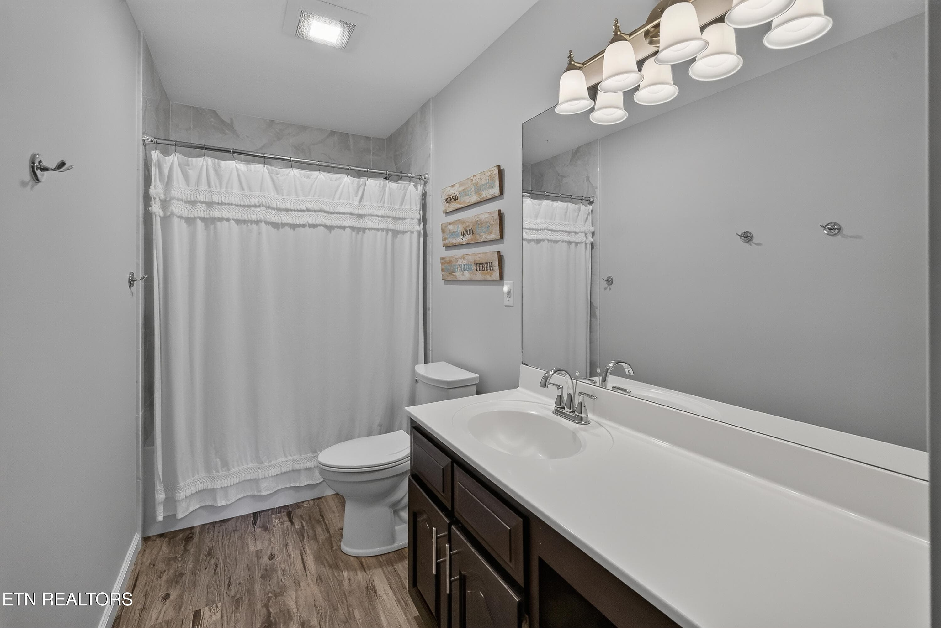 L40A0277 - 828 Paxton Drive, Knoxville, TN 37918