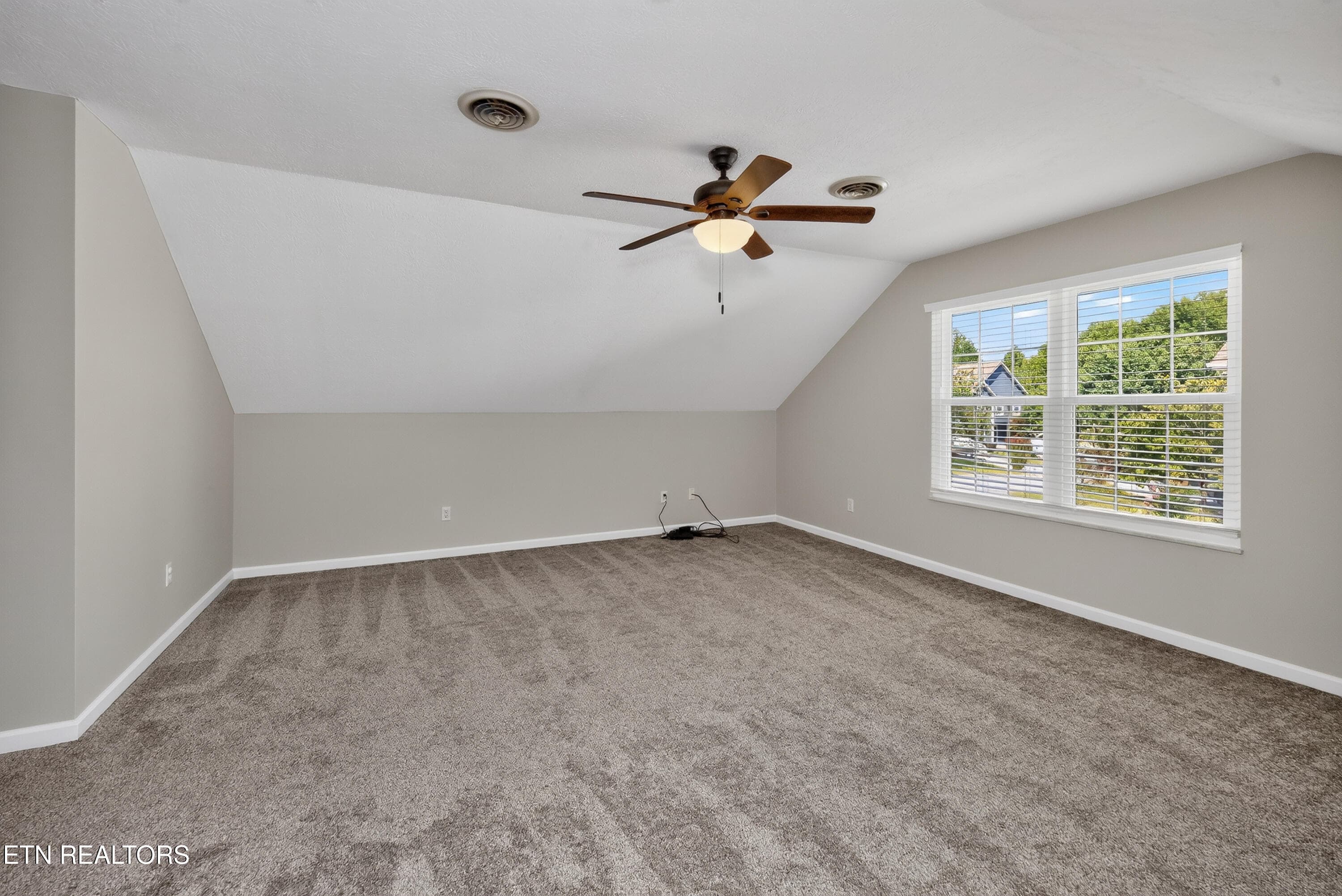 L40A0287 - 828 Paxton Drive, Knoxville, TN 37918
