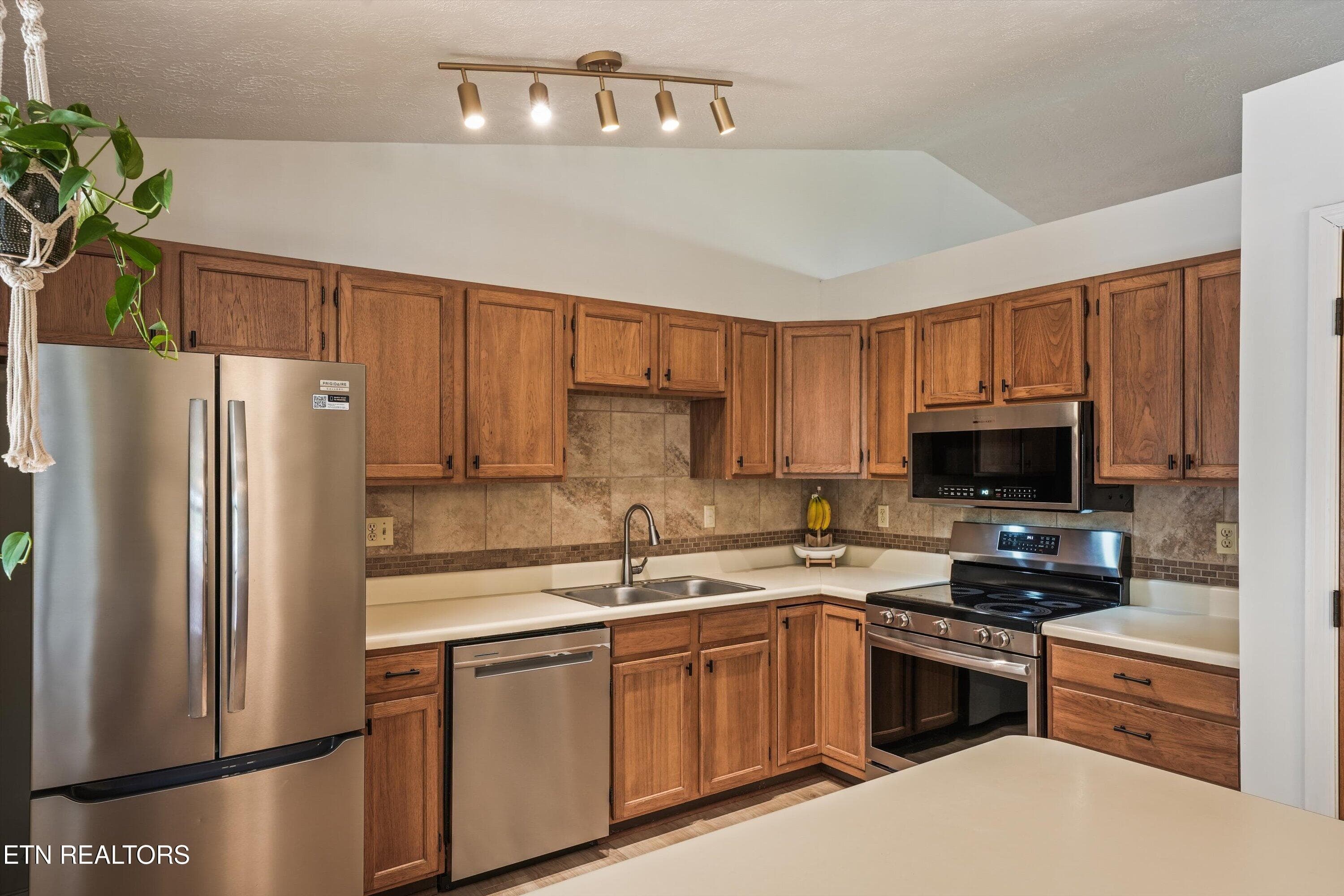 Kitchen - 4525 Nathan Drive, Knoxville, TN 37938, Knoxville