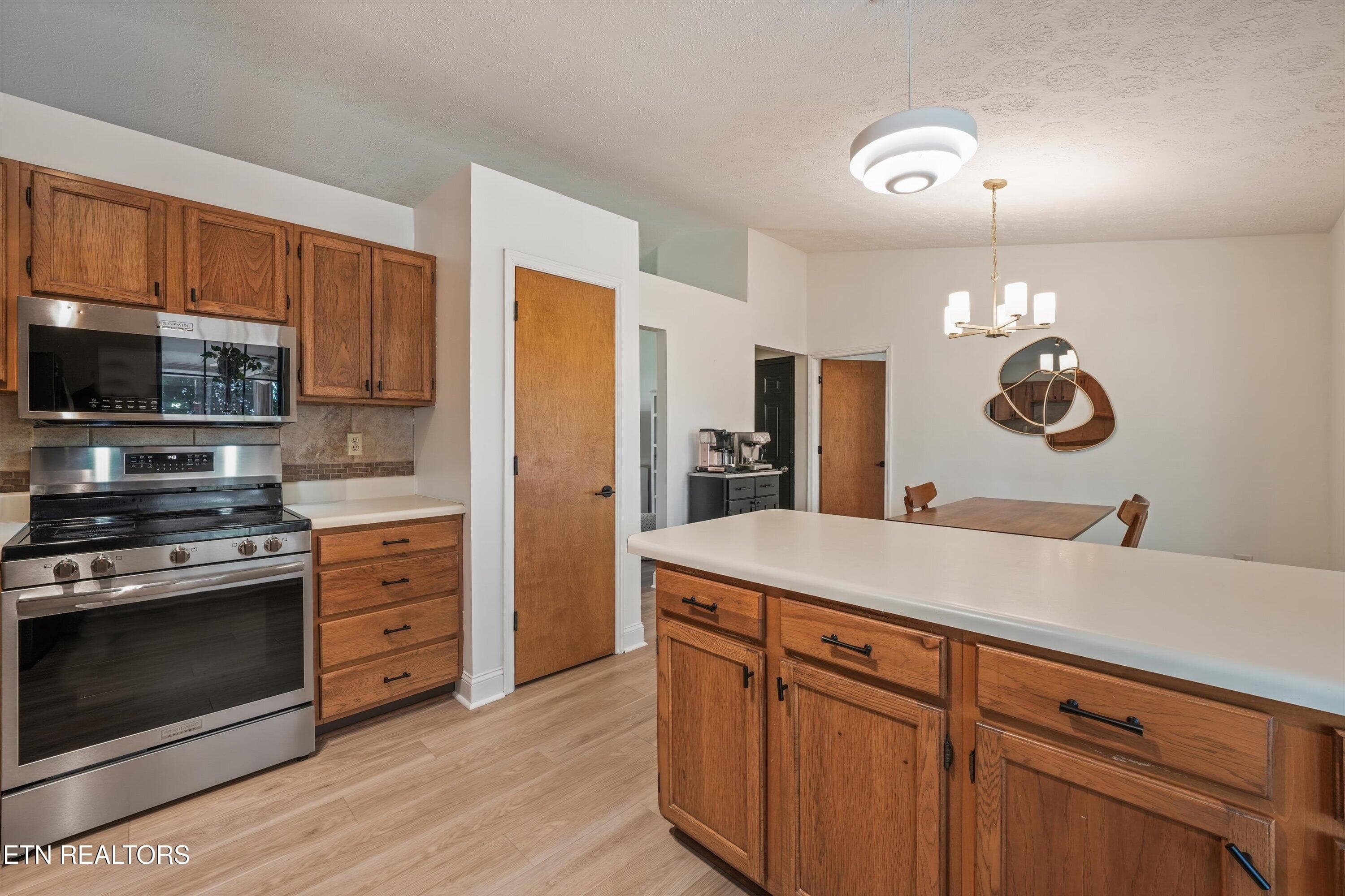 Kitchen/Breakfast Bar - 4525 Nathan Drive, Knoxville, TN 37938, Knoxville