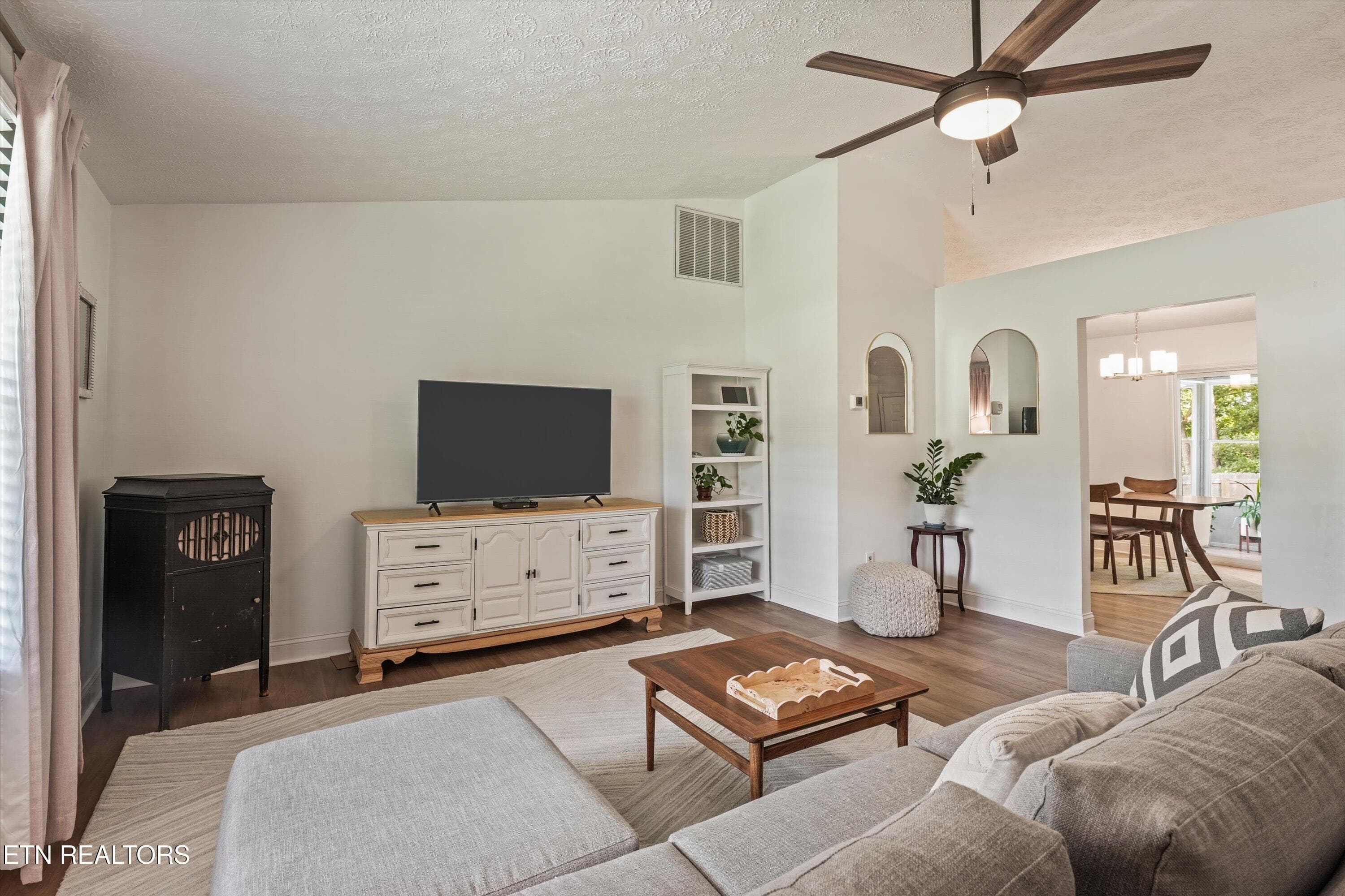 Family Room - 4525 Nathan Drive, Knoxville, TN 37938, Knoxville