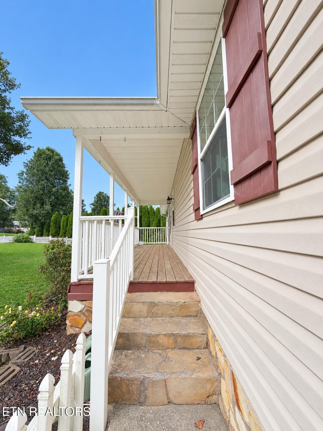 Front Porch - 445 Kristy Lane, Evensville, TN 37332