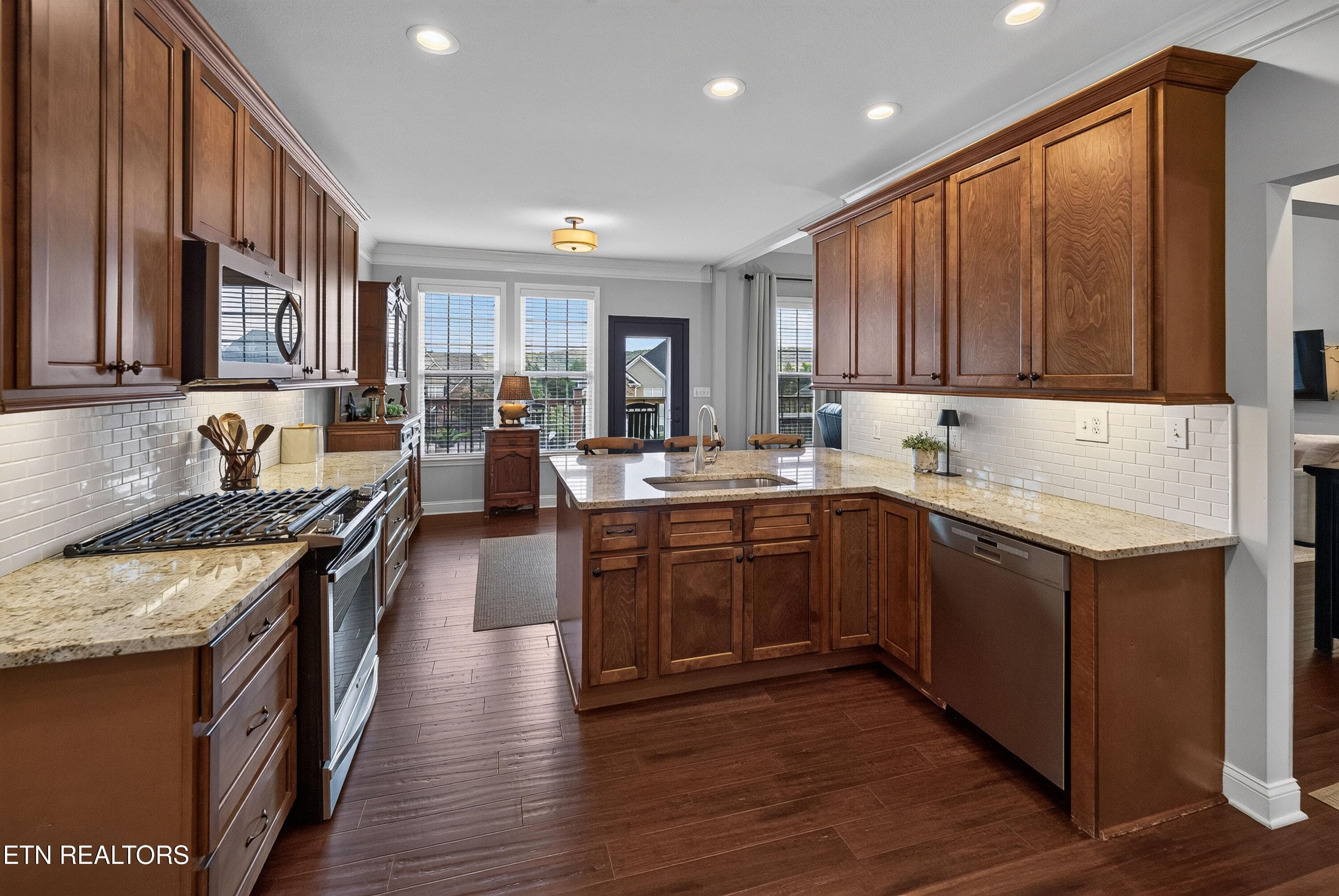 04 Newly Remodeled Kitchen - 2626 Nicholas View Lane, Knoxville, TN 37931