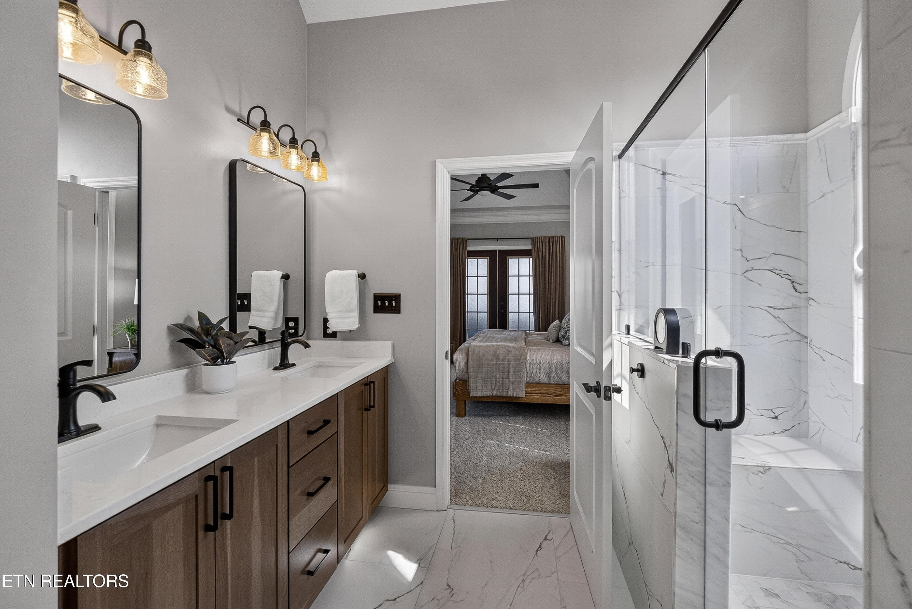 05 Newly Remodeled Primary Bath - 2626 Nicholas View Lane, Knoxville, TN 37931