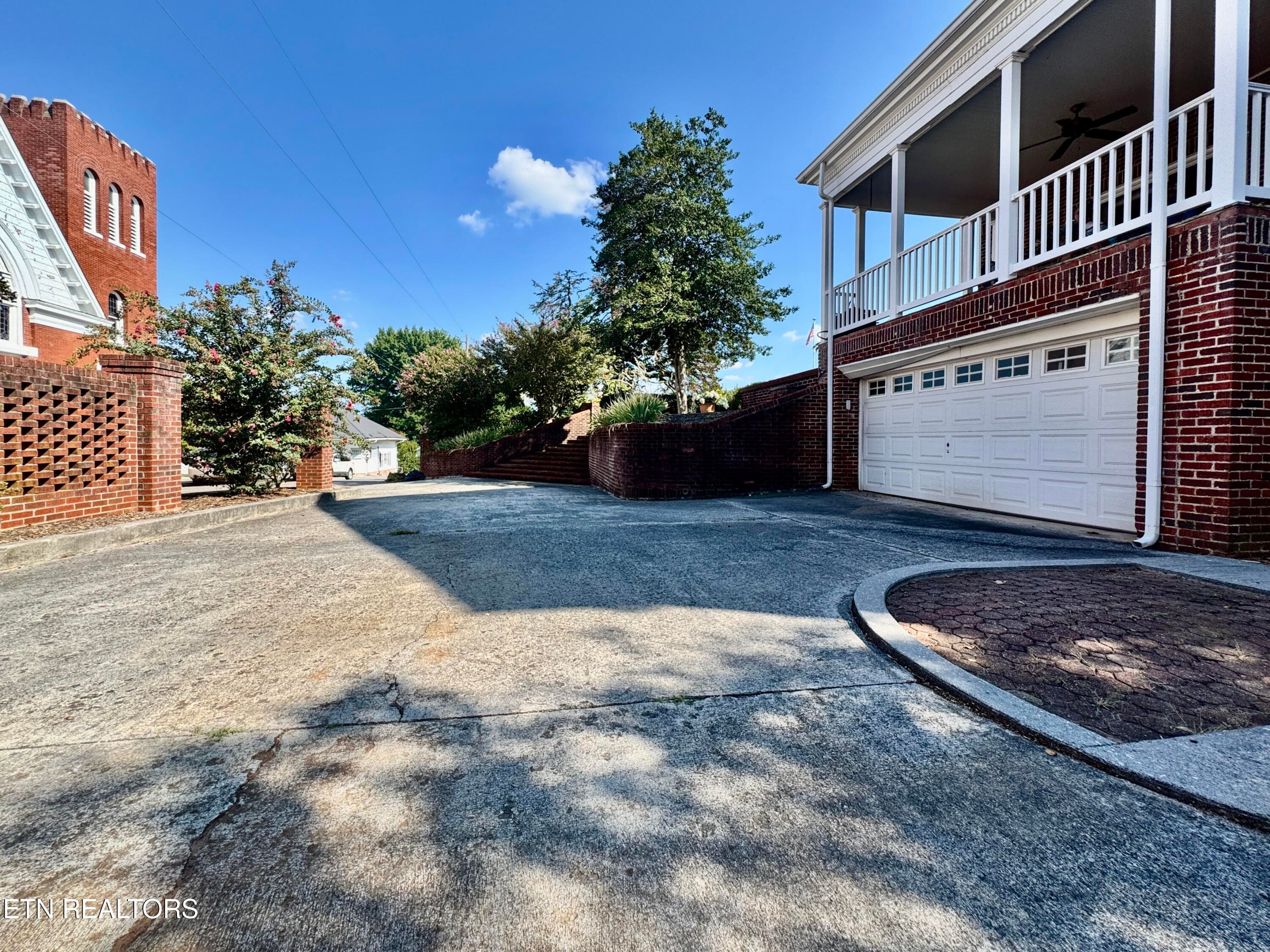 1-27 - 403 Church St, Sweetwater, TN 37874