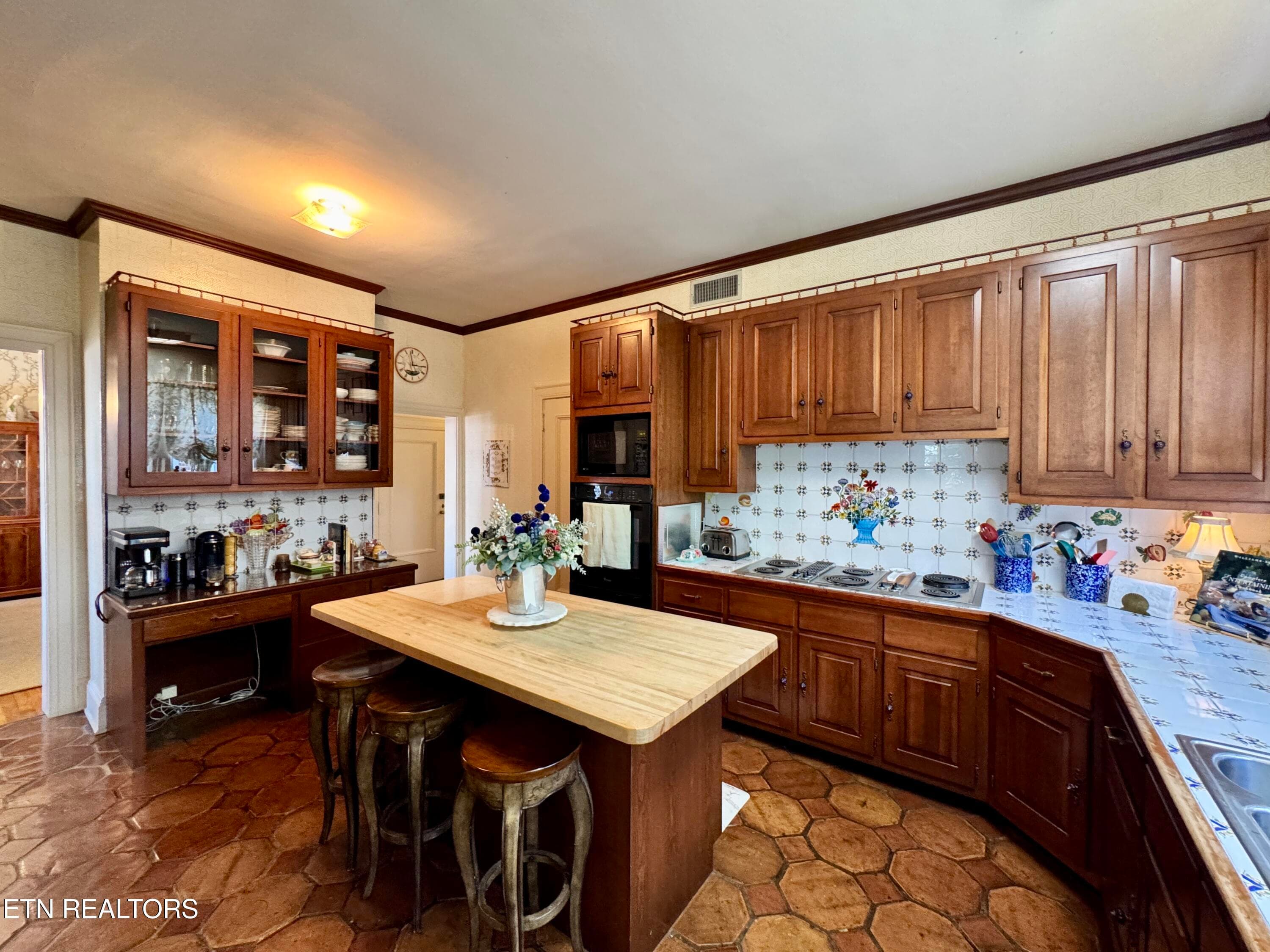 1-80 - 403 Church St, Sweetwater, TN 37874
