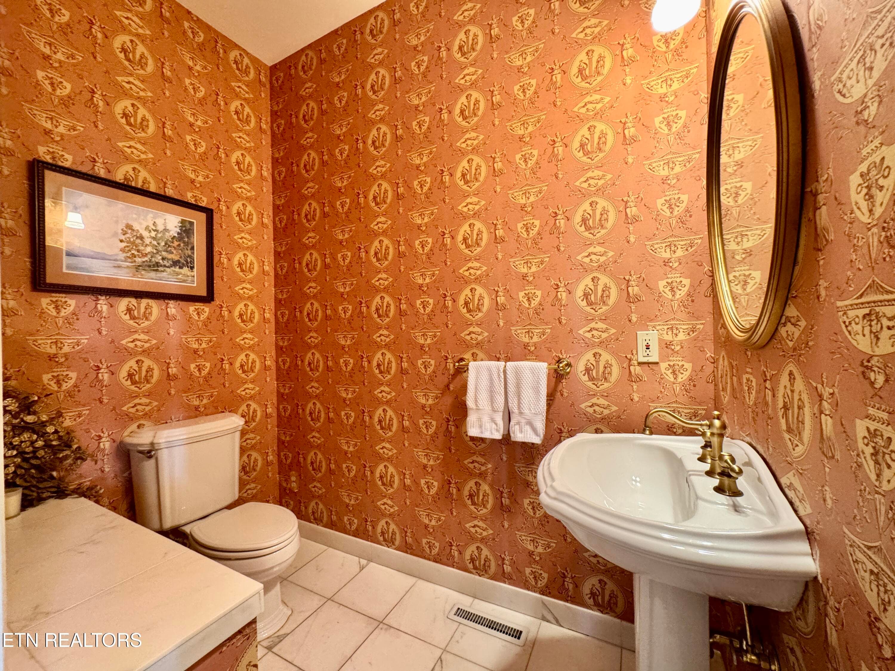 1-86 - 403 Church St, Sweetwater, TN 37874