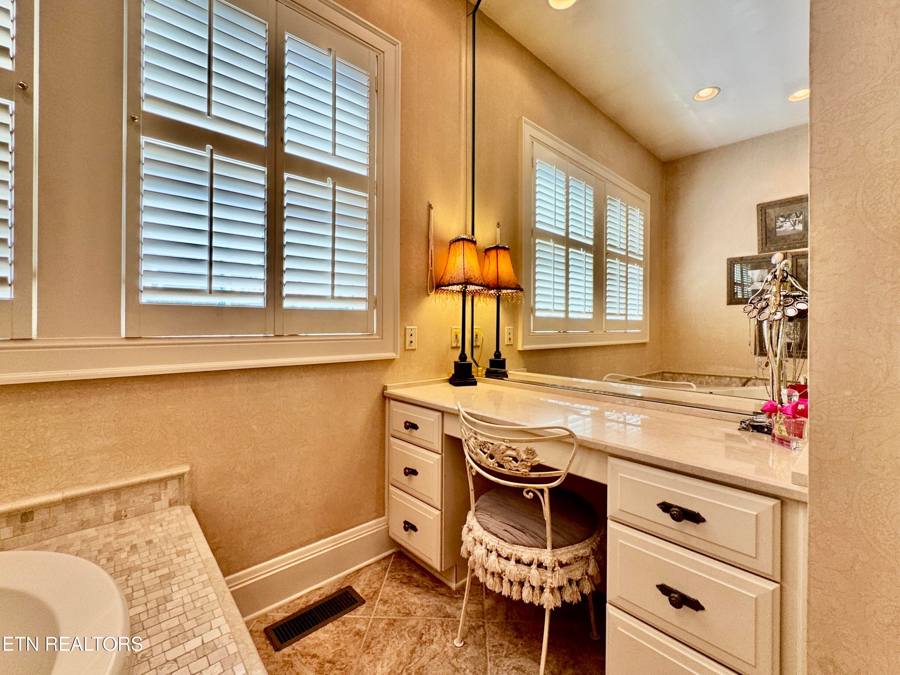 1-100 - 403 Church St, Sweetwater, TN 37874