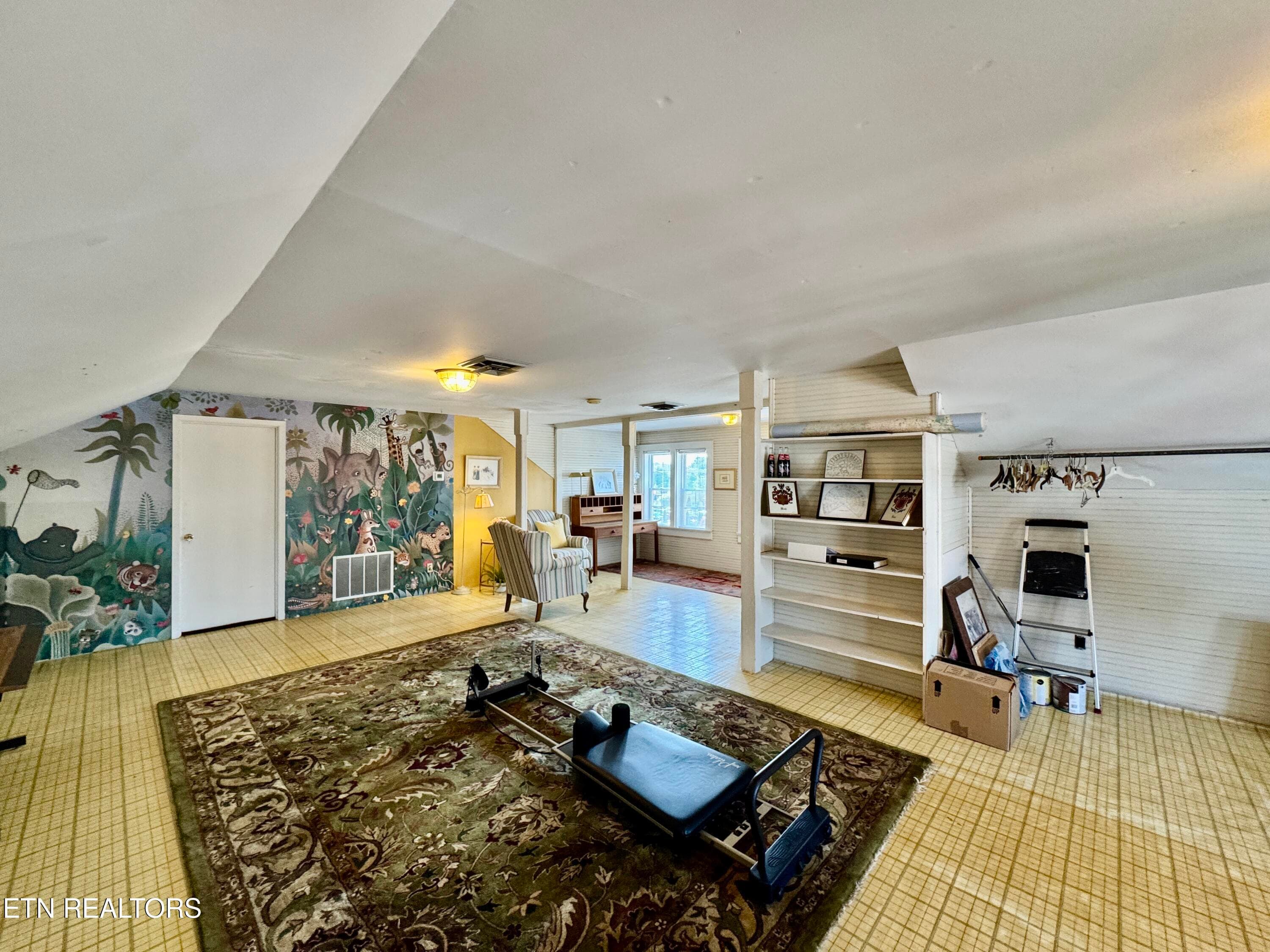 1-131 - 403 Church St, Sweetwater, TN 37874