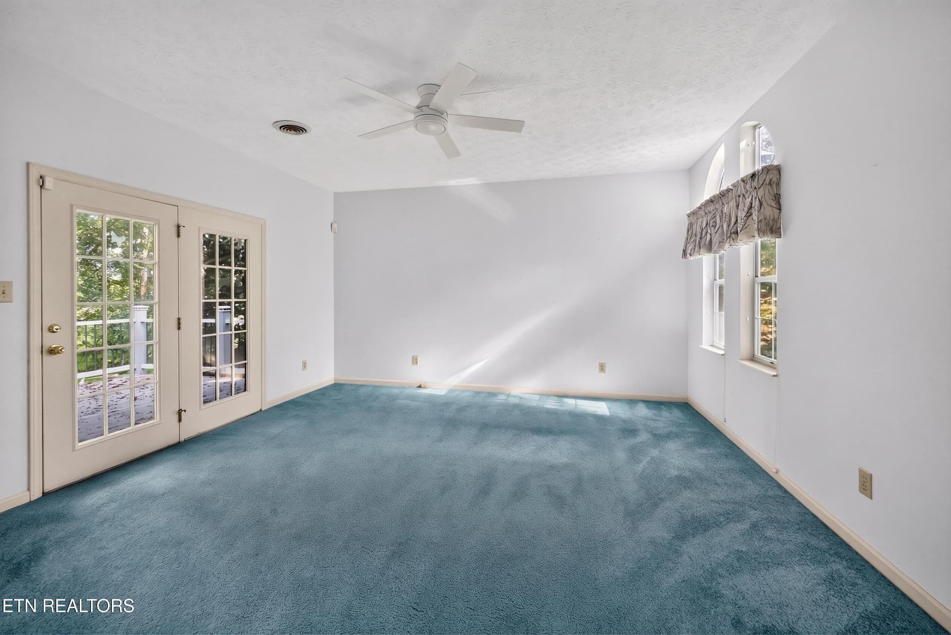 Den - 1428 Pine Springs Rd, Knoxville, TN 37922