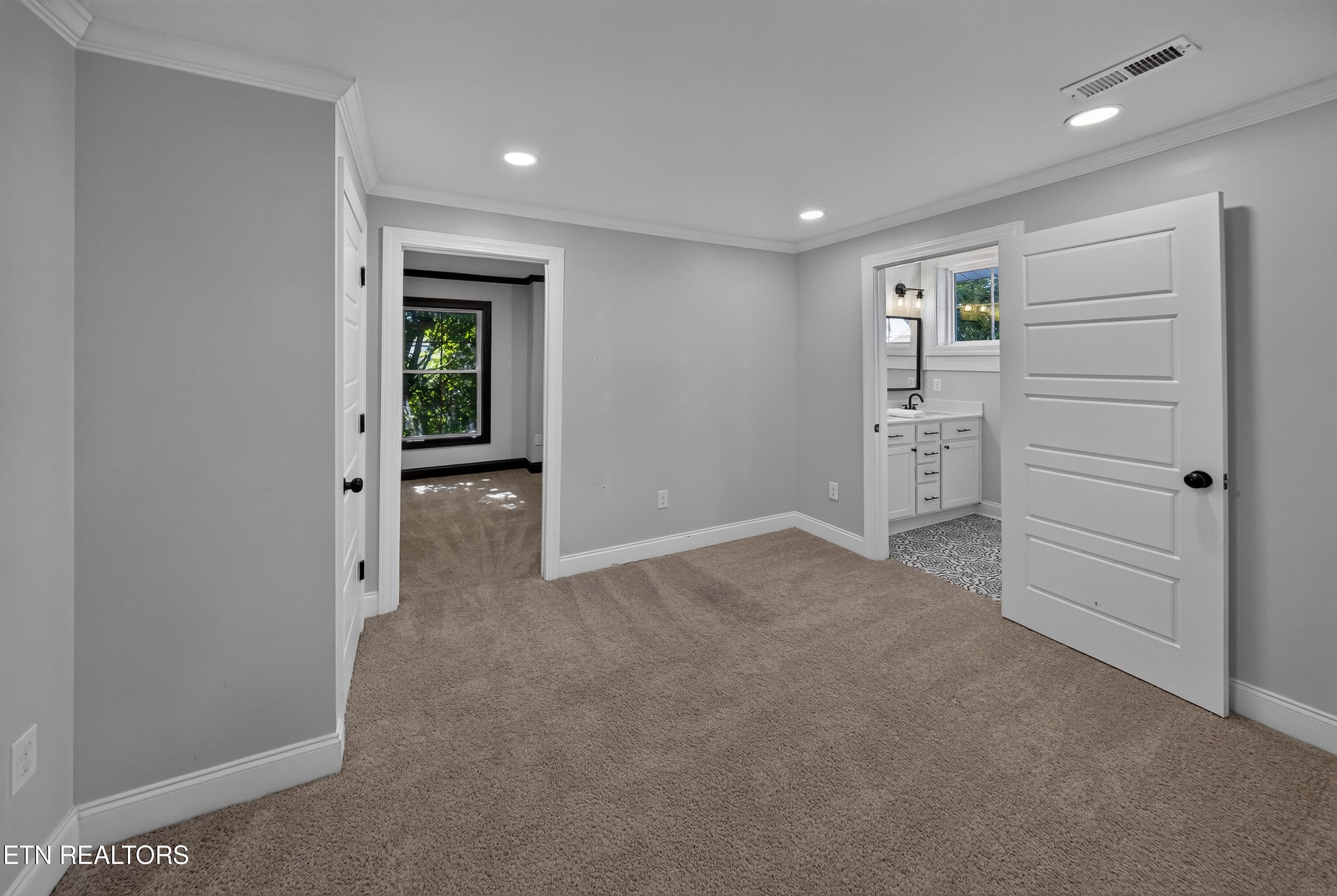 Between Bedroom 2 & 3 - 1613 Dunbar St, Knoxville, TN 37921