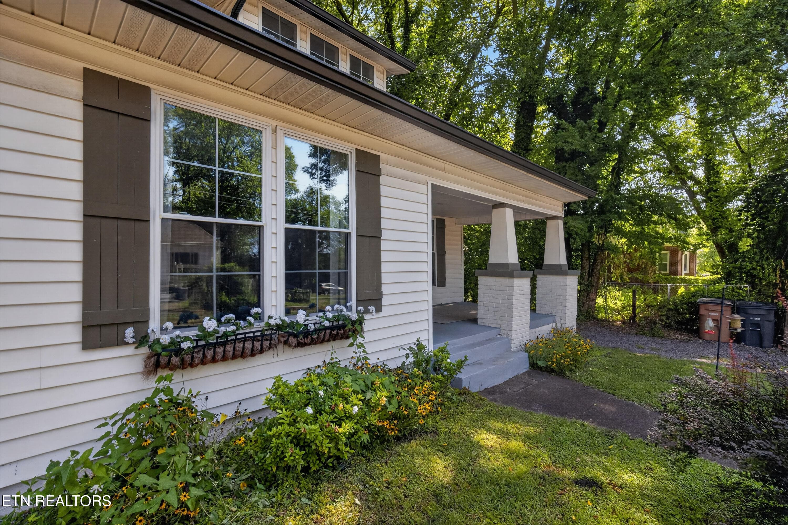 Front - 1613 Dunbar St, Knoxville, TN 37921