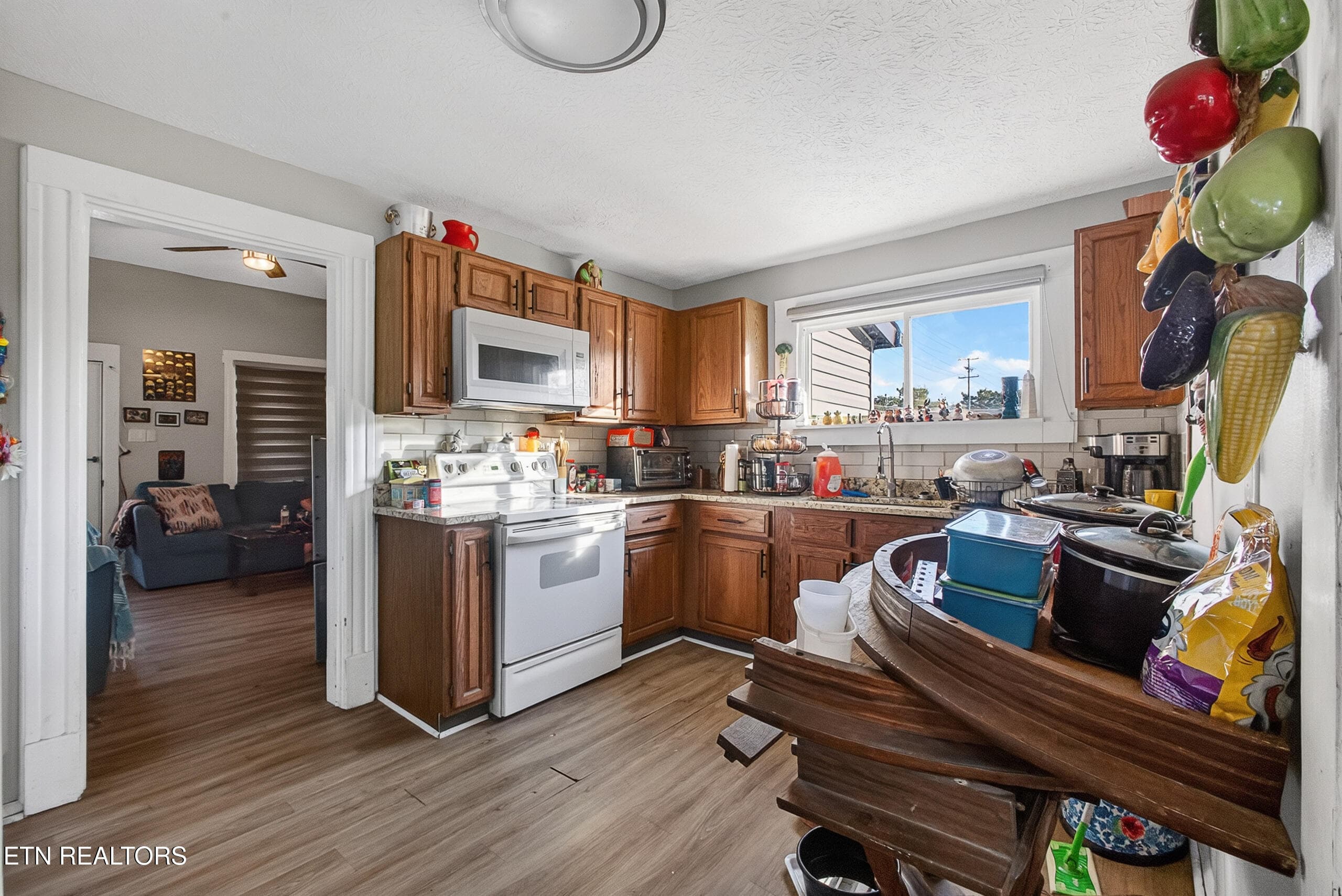 LB1A1344 - 929 Maryville Pike, Knoxville, TN 37920