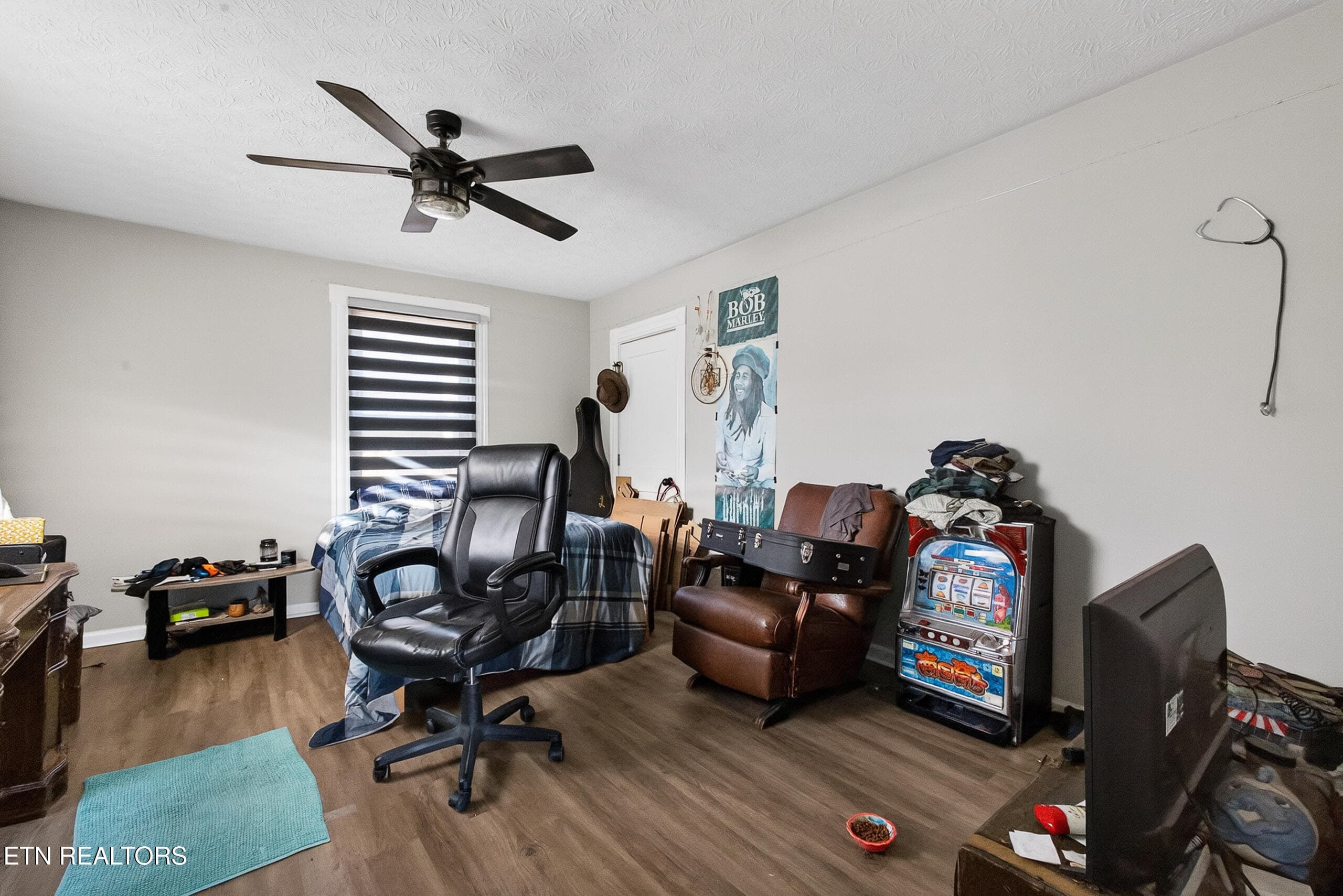 LB1A1351 - 929 Maryville Pike, Knoxville, TN 37920