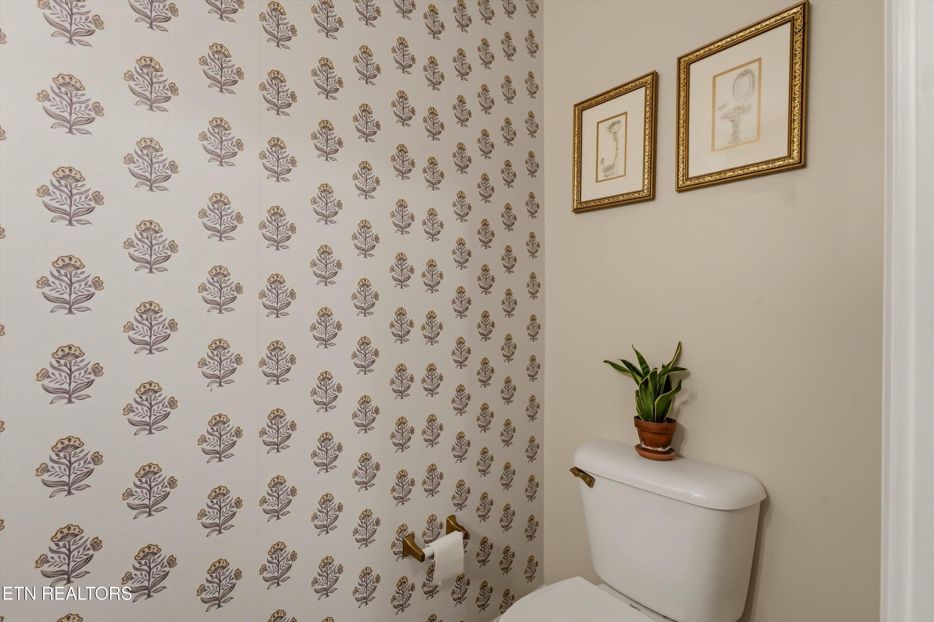 Downstairs Half Bathroom - 5838 Wall Flower Lane, Knoxville, TN 37924, Knoxville