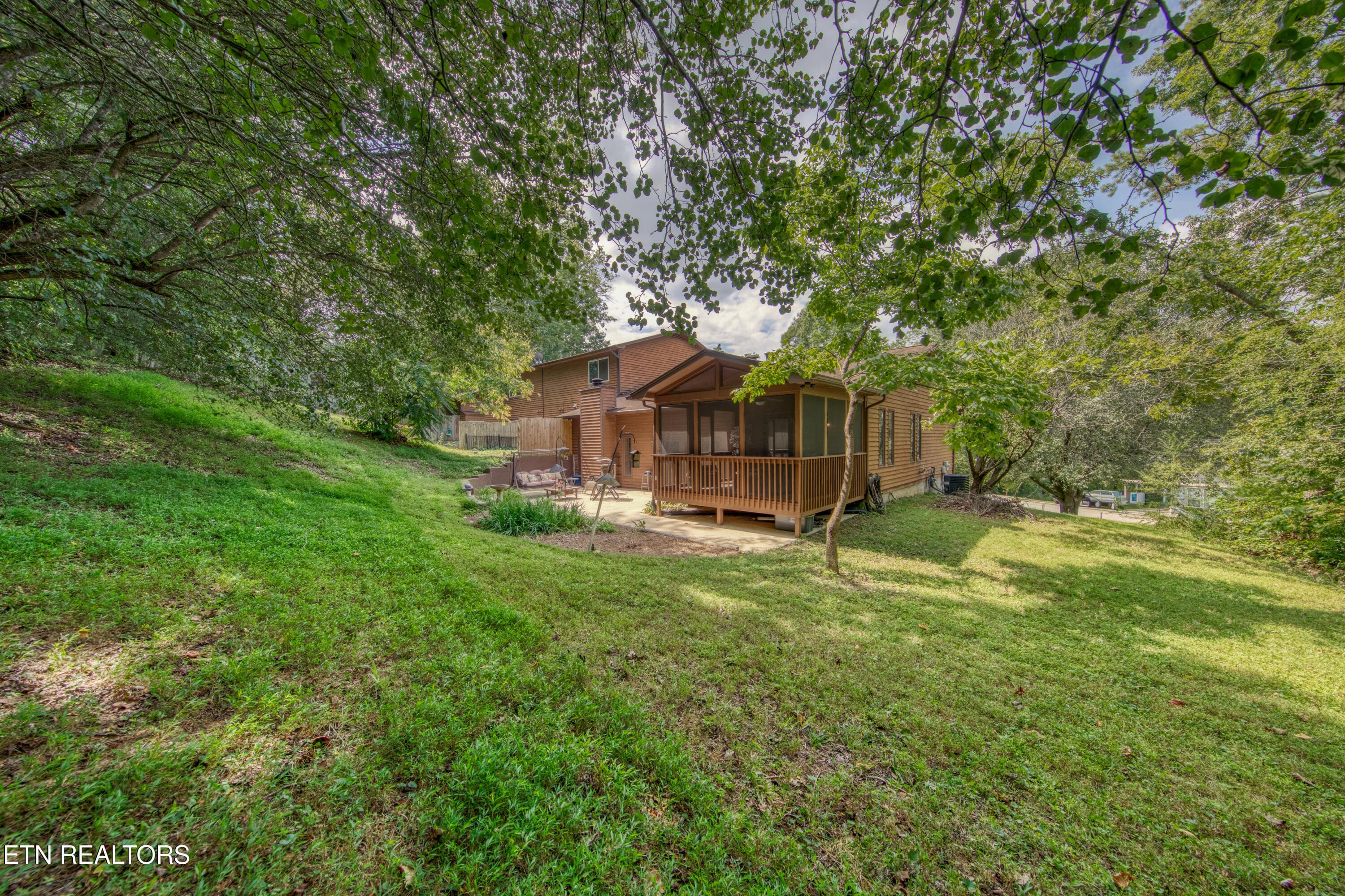 156 Hendrix Drive - 156 Hendrix Drive, Oak Ridge, TN 37830