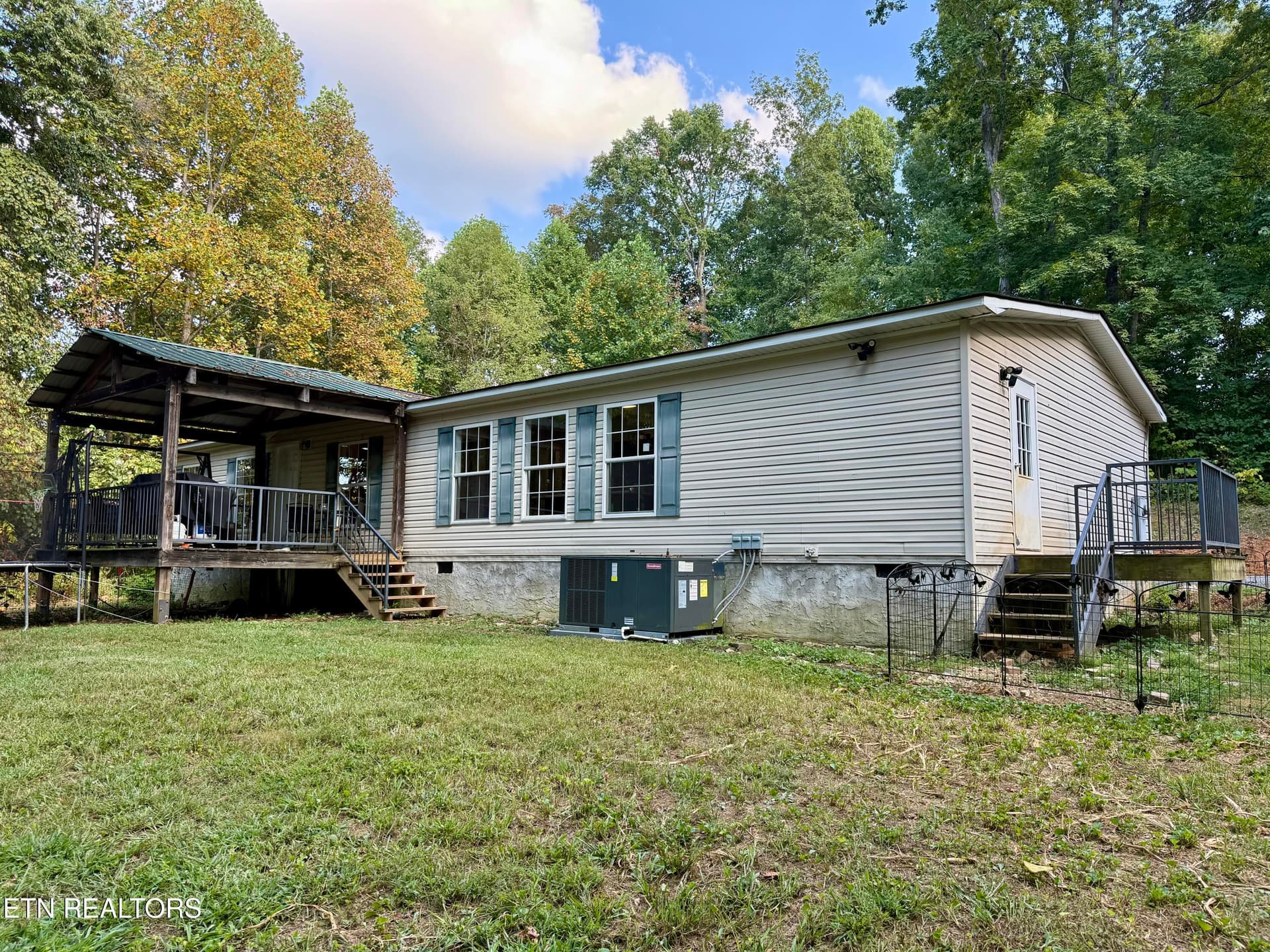 2485 McGaha Hollow Rd, Dandridge, TN 37725