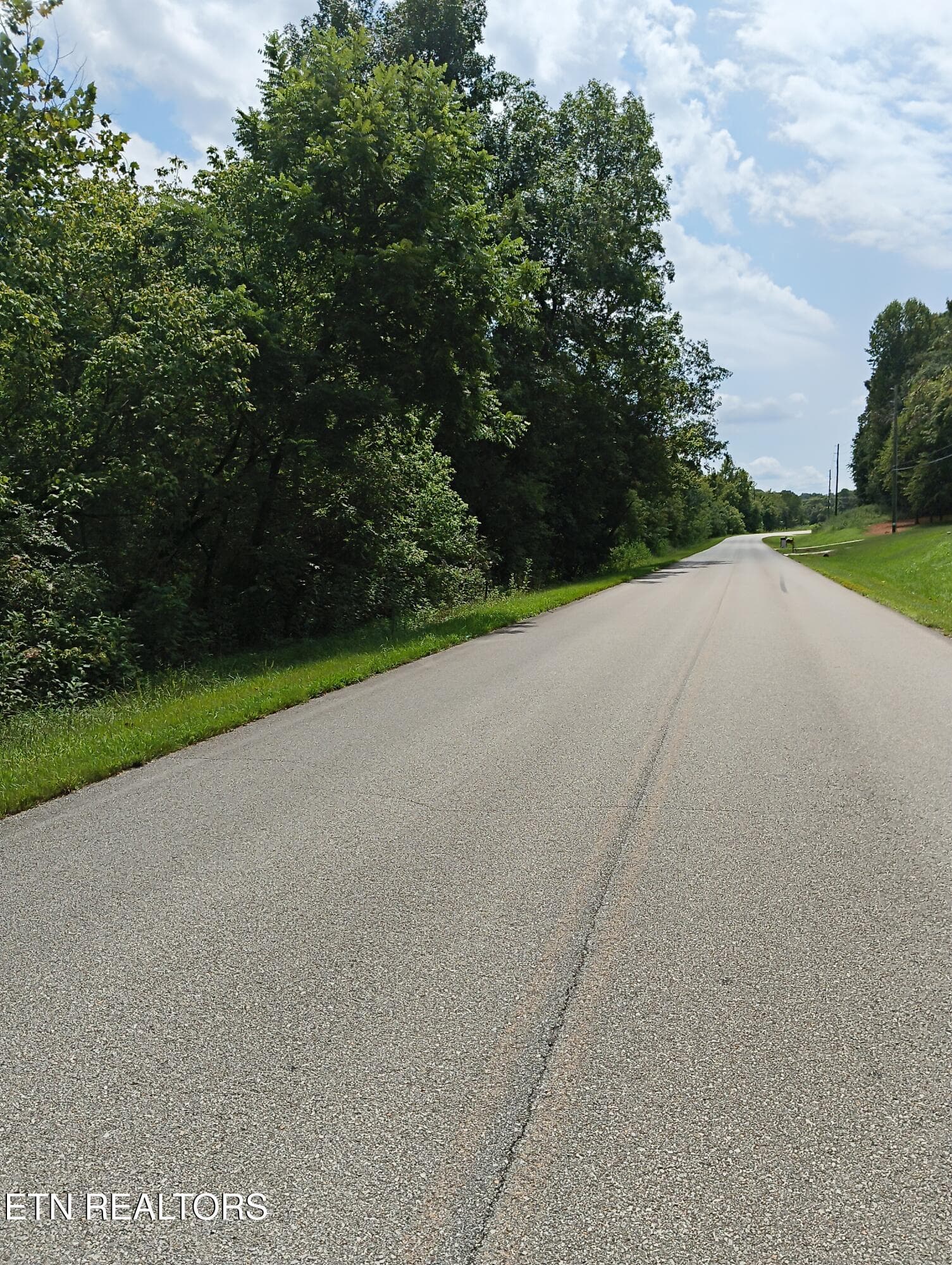 9500 E Matlock Bend Rd, Loudon, TN 37774