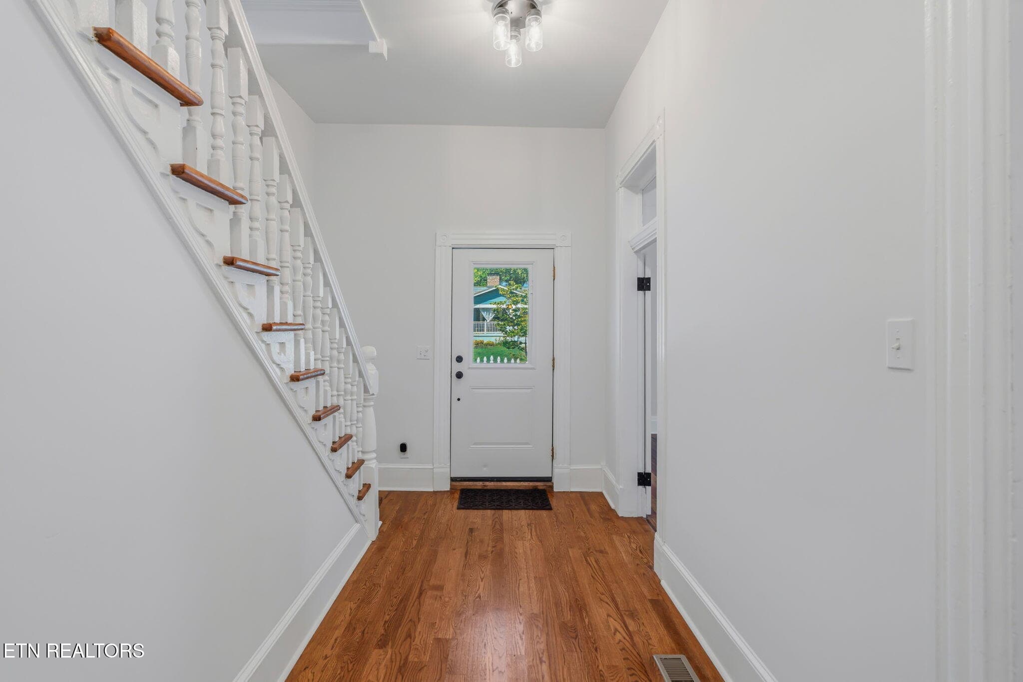 10-web-or-mls-2346 Woodbine Ave-20 - 2346 Woodbine Ave, Knoxville, TN 37917, Knoxville