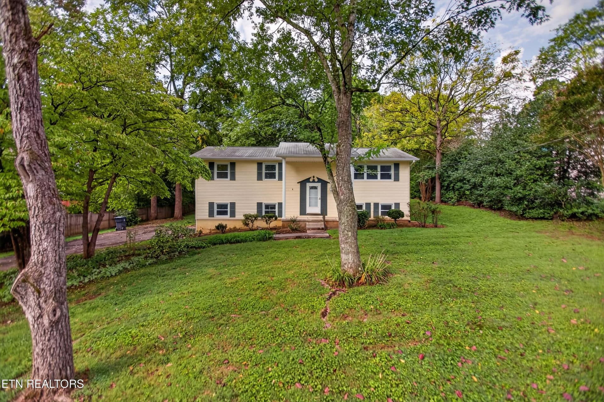 1213 April Drive, Knoxville, TN 37919