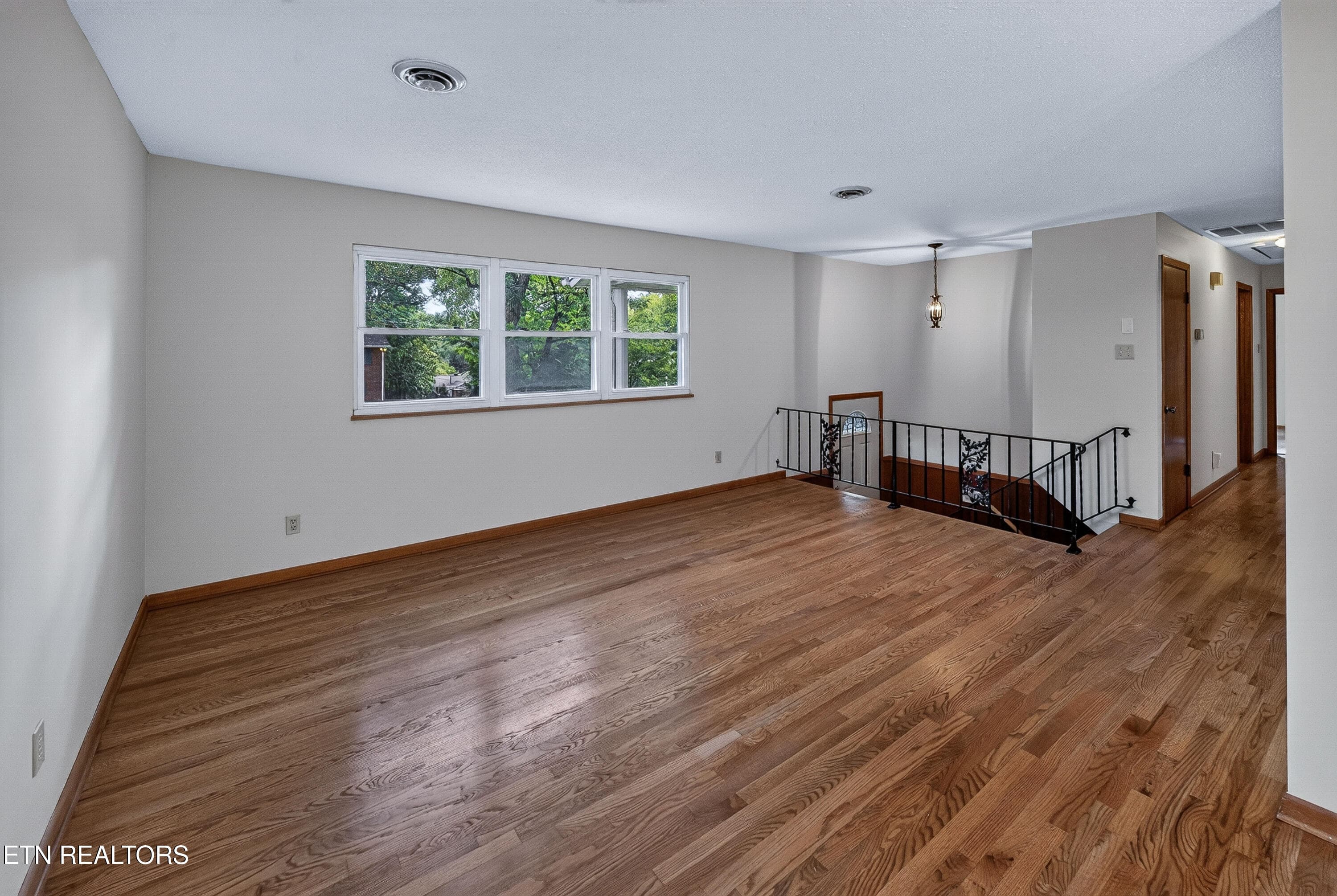 L40A9803 - 1213 April Drive, Knoxville, TN 37919, Knoxville