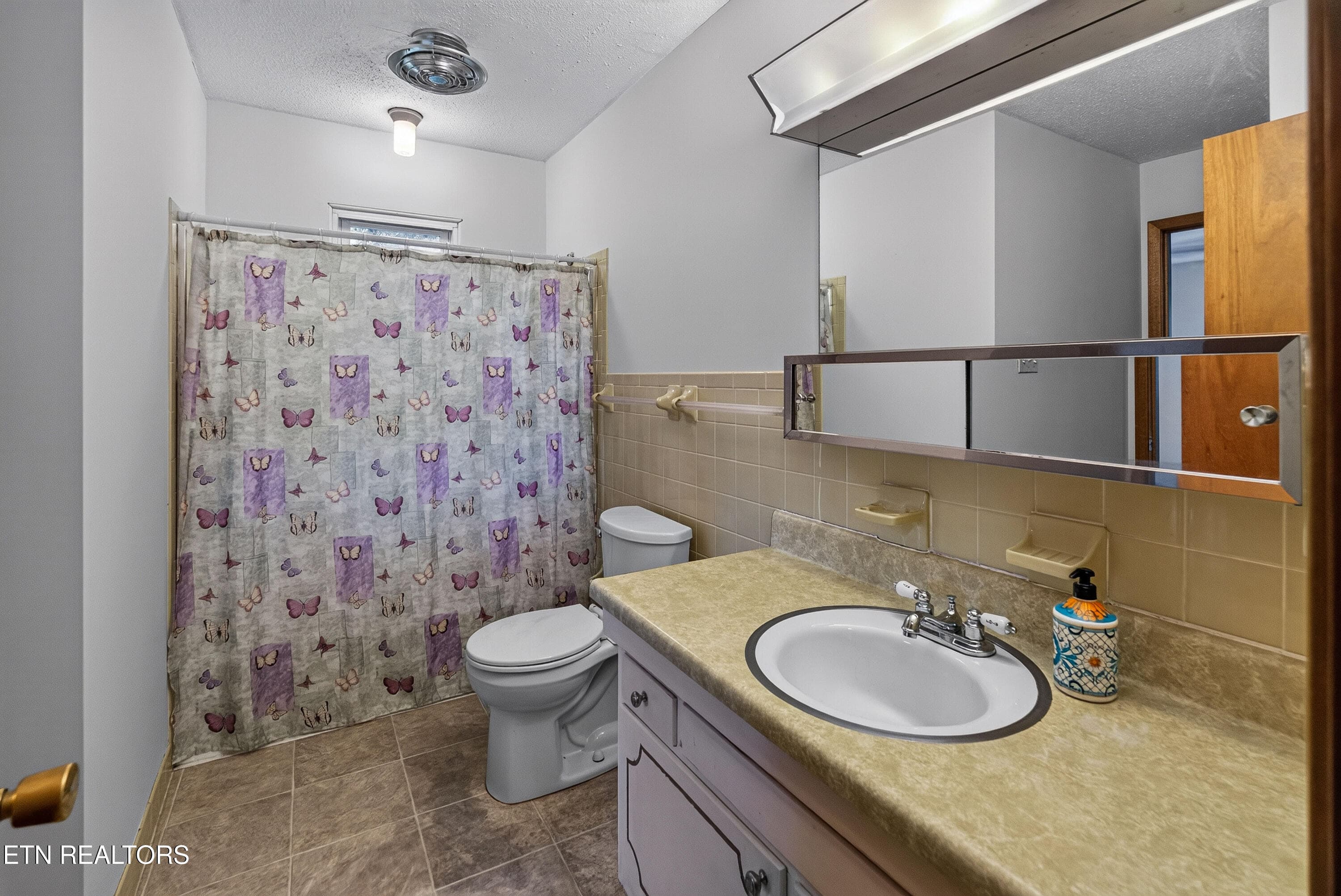 L40A9821 - 1213 April Drive, Knoxville, TN 37919, Knoxville