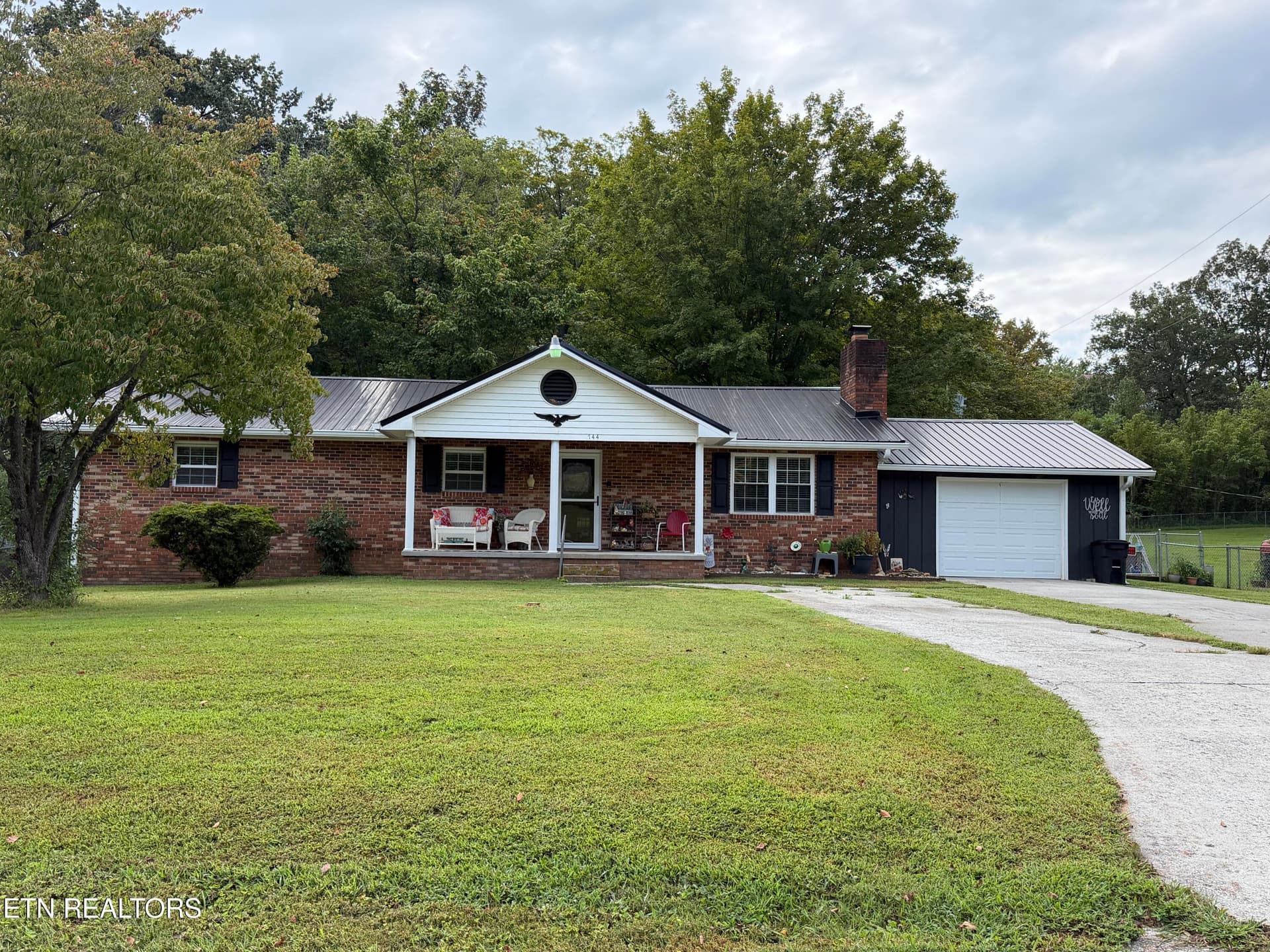 744 Cross Valley Rd, LaFollette, TN 37766