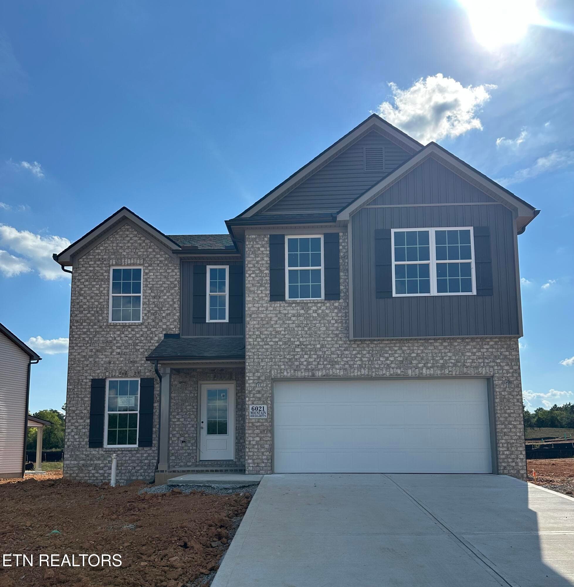 6021 Mountain Heights Lane, Corryton, TN 37721