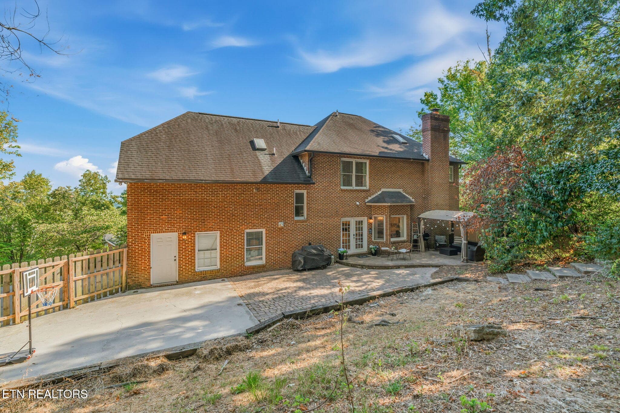 60-web-or-mls-5305 Beverly Oaks Drive-70 - 5305 Beverly Oaks Drive, Knoxville, TN 37918, Knoxville